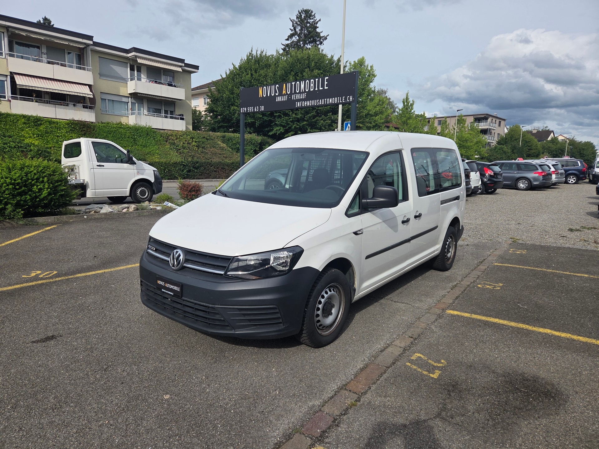 VW Caddy Maxi 1.4TGI BlueMotion Technology-image-0