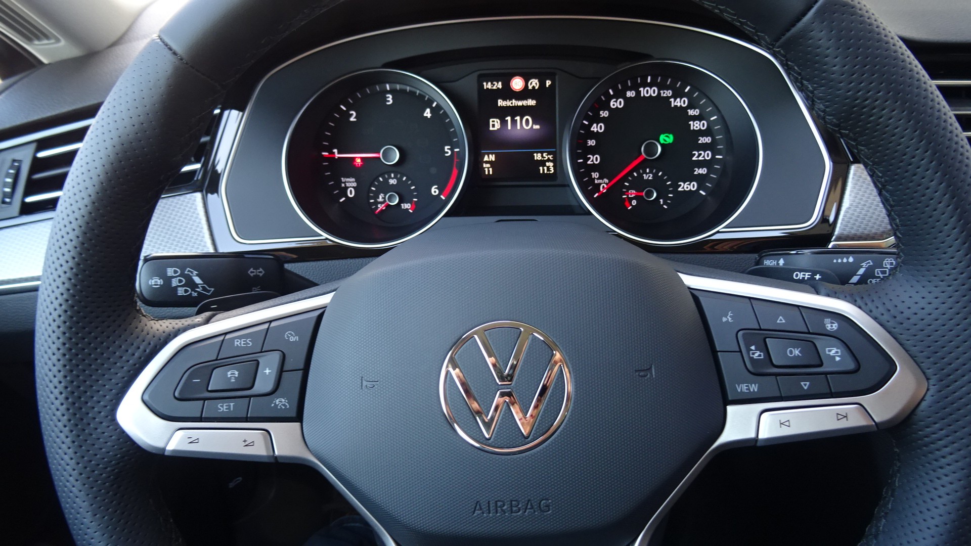 VW Passat Alltrack 2.0 TDI 4Motion DSG-image-8