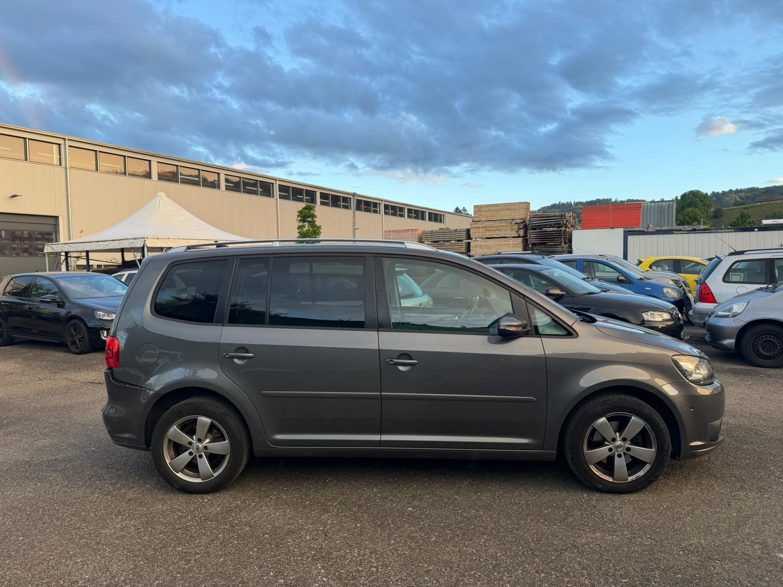 VW Touran 1.4 TSI Comfortline DSG-image-2