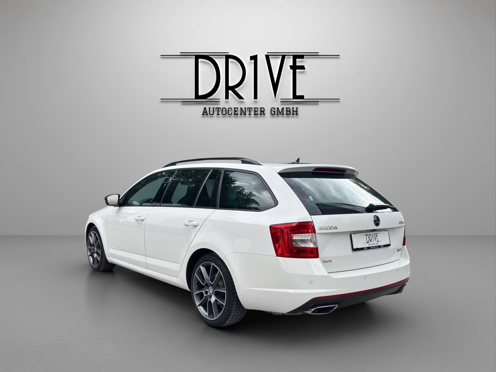 SKODA Octavia Combi 2.0 TDI RS 4x4 DSG-image-6