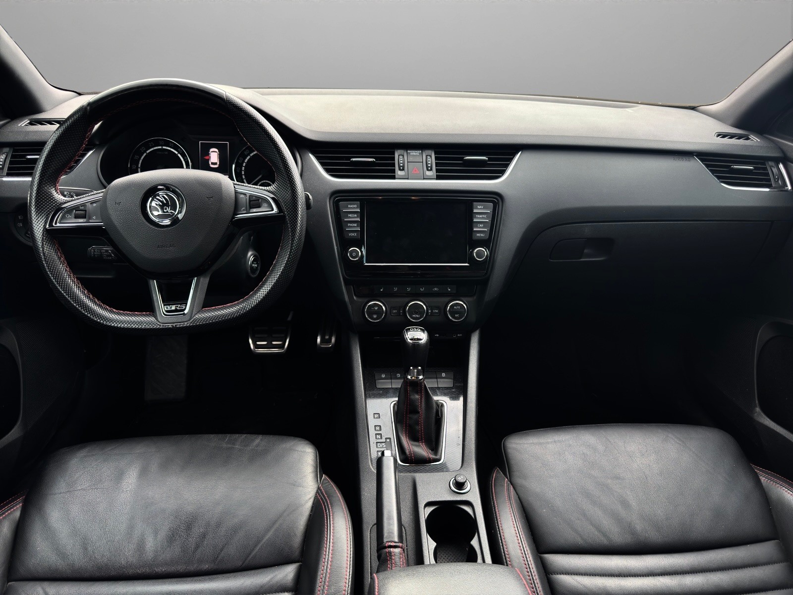 SKODA Octavia Combi 2.0 TDI RS 4x4 DSG-image-8