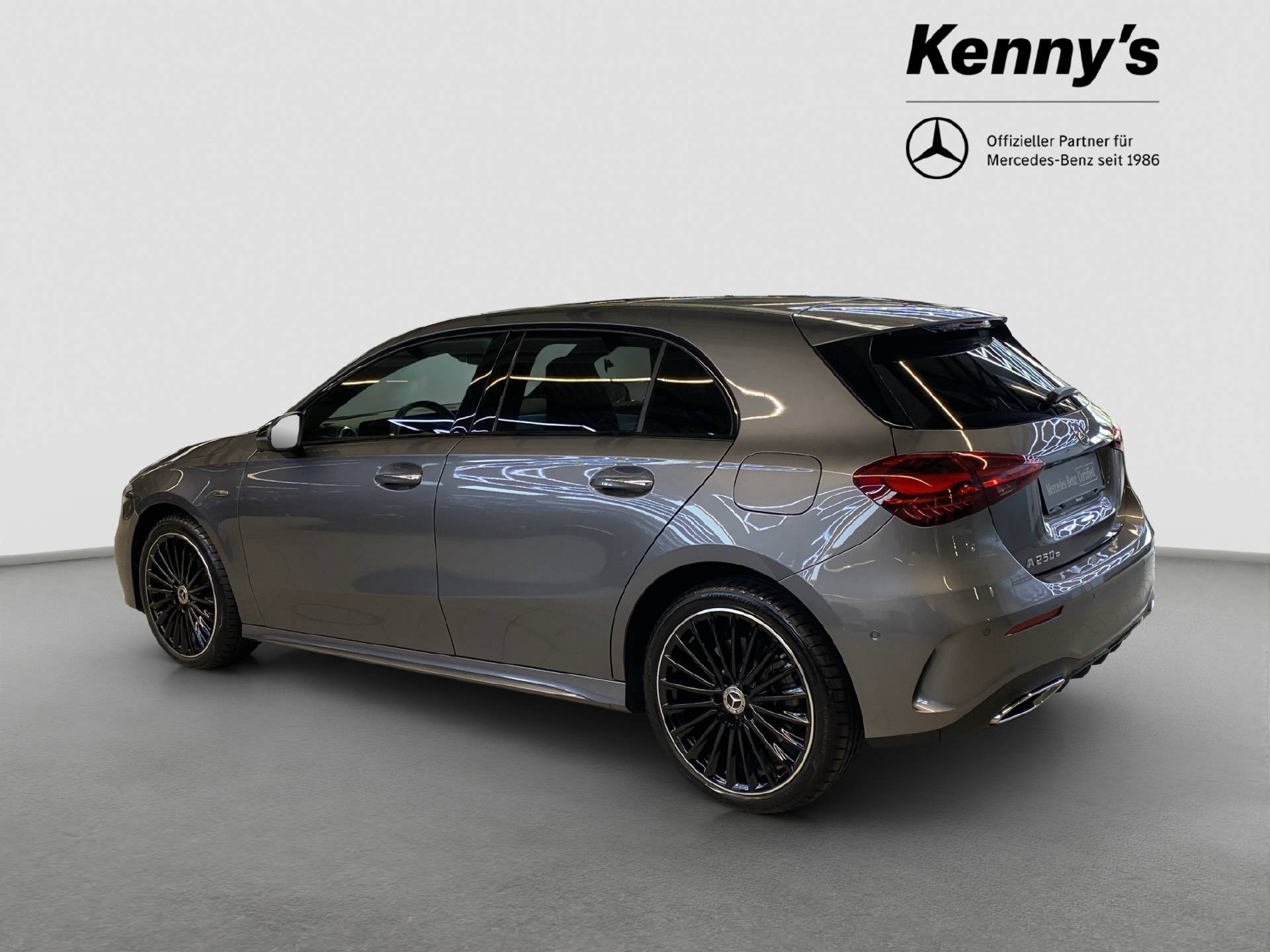 MERCEDES-BENZ A 250 e EQ Star AMG Line-image-3