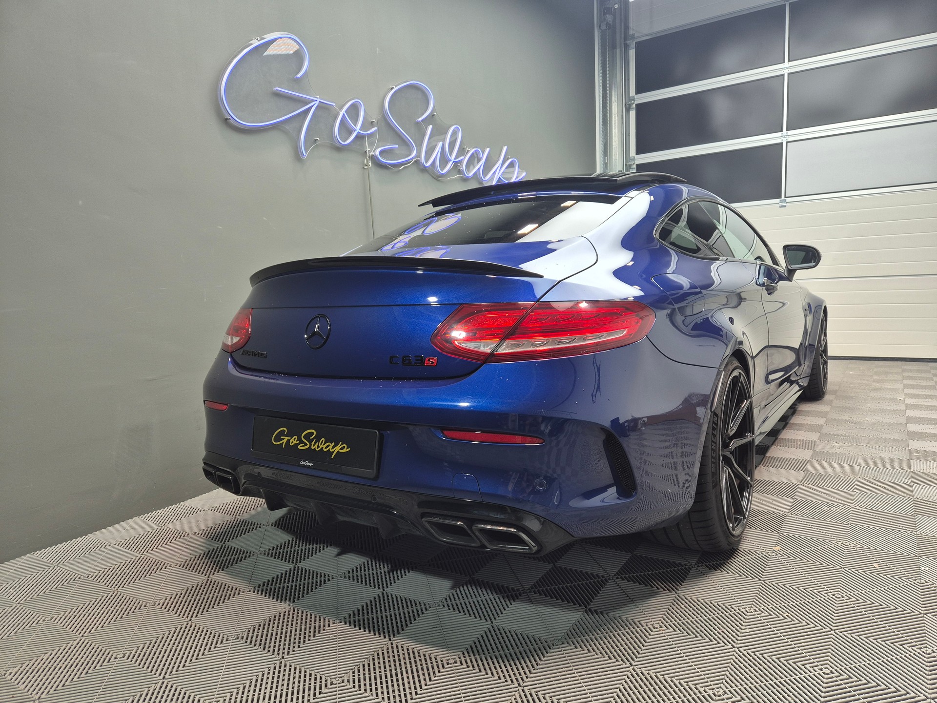 MERCEDES-BENZ C 63 S AMG Speedshift-image-2