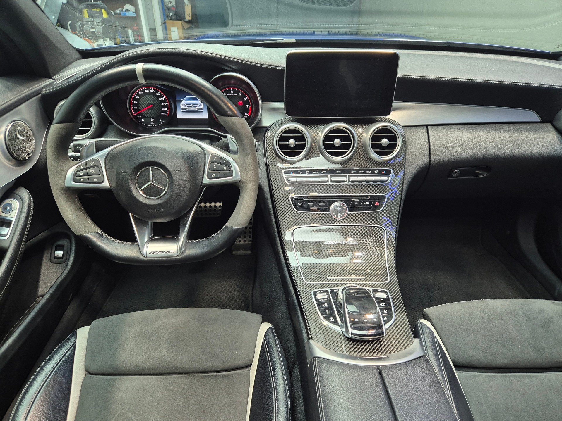 MERCEDES-BENZ C 63 S AMG Speedshift-image-17