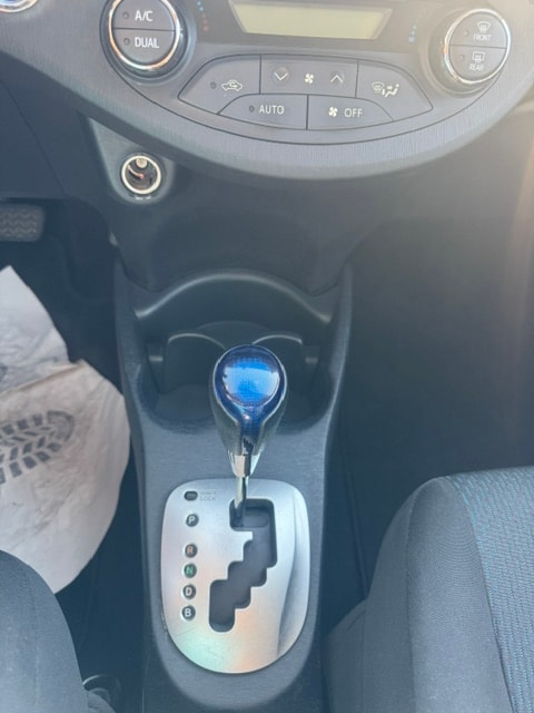 TOYOTA Yaris 1.5 VVT-i Hybrid Luna CVT-image-4