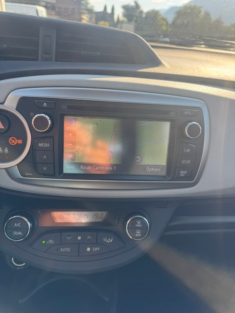 TOYOTA Yaris 1.5 VVT-i Hybrid Luna CVT-image-5