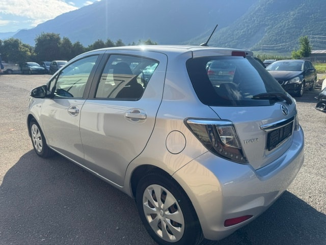 TOYOTA Yaris 1.5 VVT-i Hybrid Luna CVT-image-9
