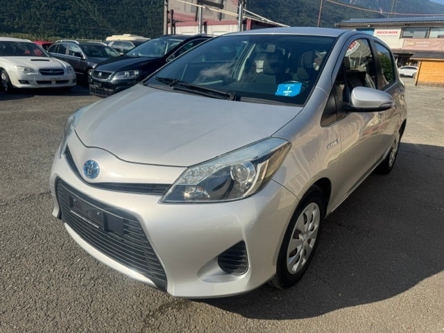 TOYOTA Yaris 1.5 VVT-i Hybrid Luna CVT-image-0