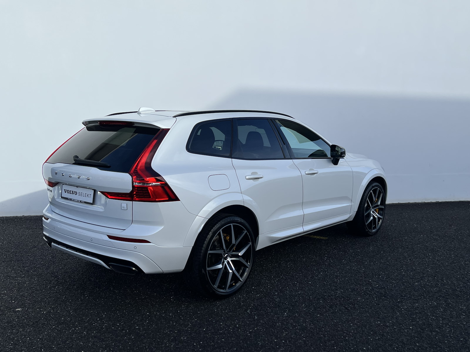VOLVO XC60 2.0 T8 TE Polestar eAWD-image-3