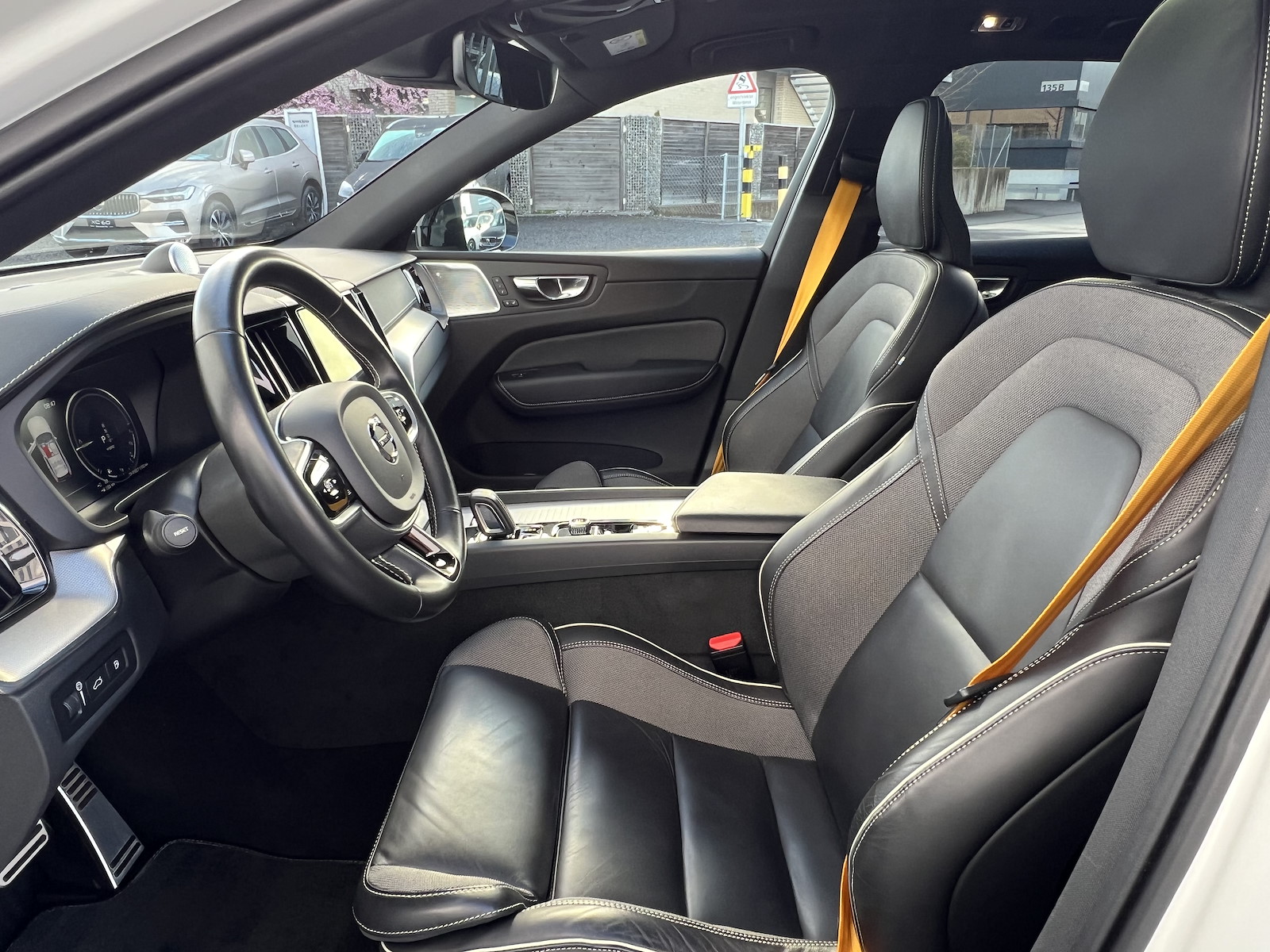 VOLVO XC60 2.0 T8 TE Polestar eAWD-image-9