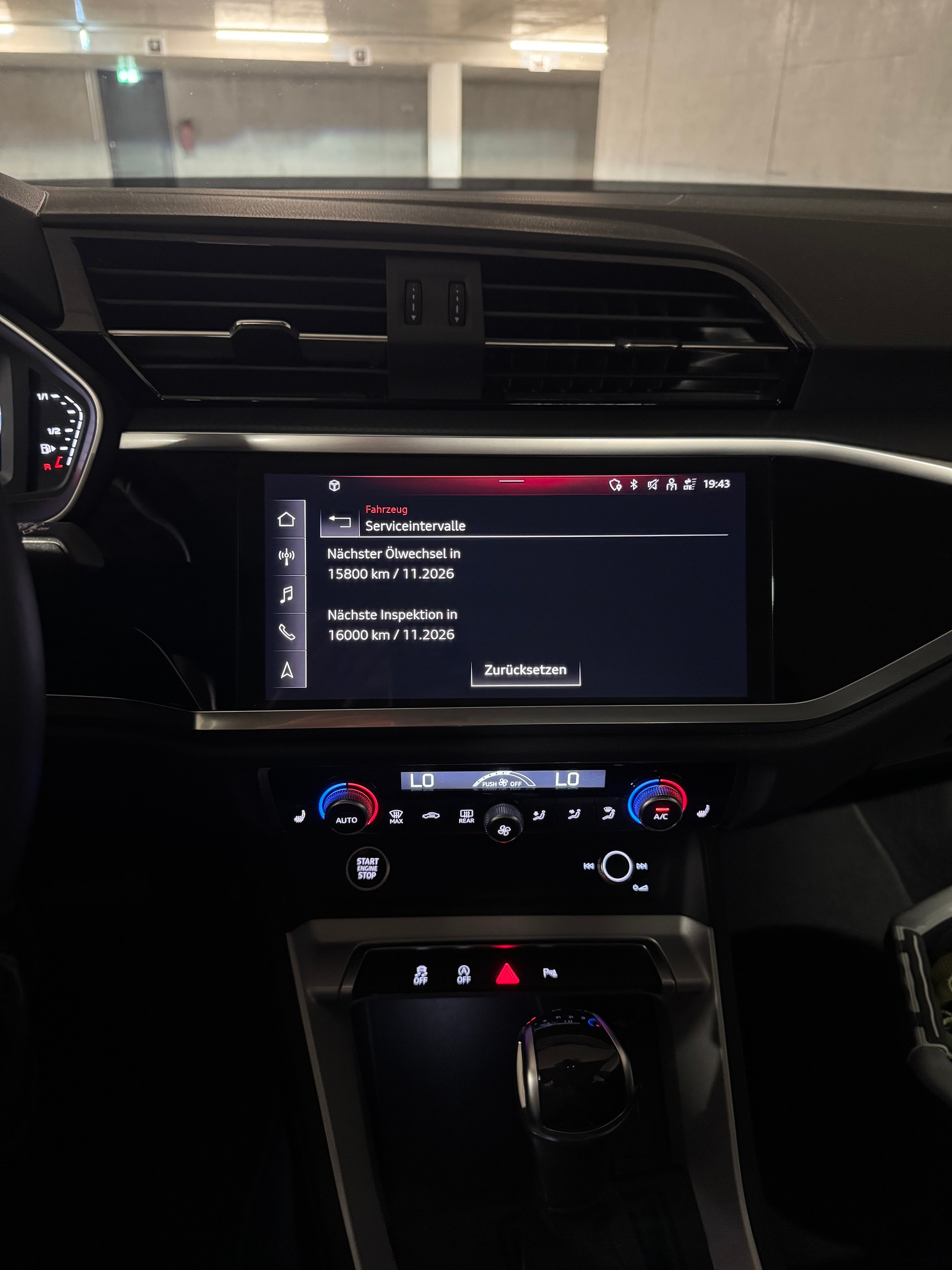 AUDI Q3 35 TFSI Advanced Attraction S-Tronic-image-9