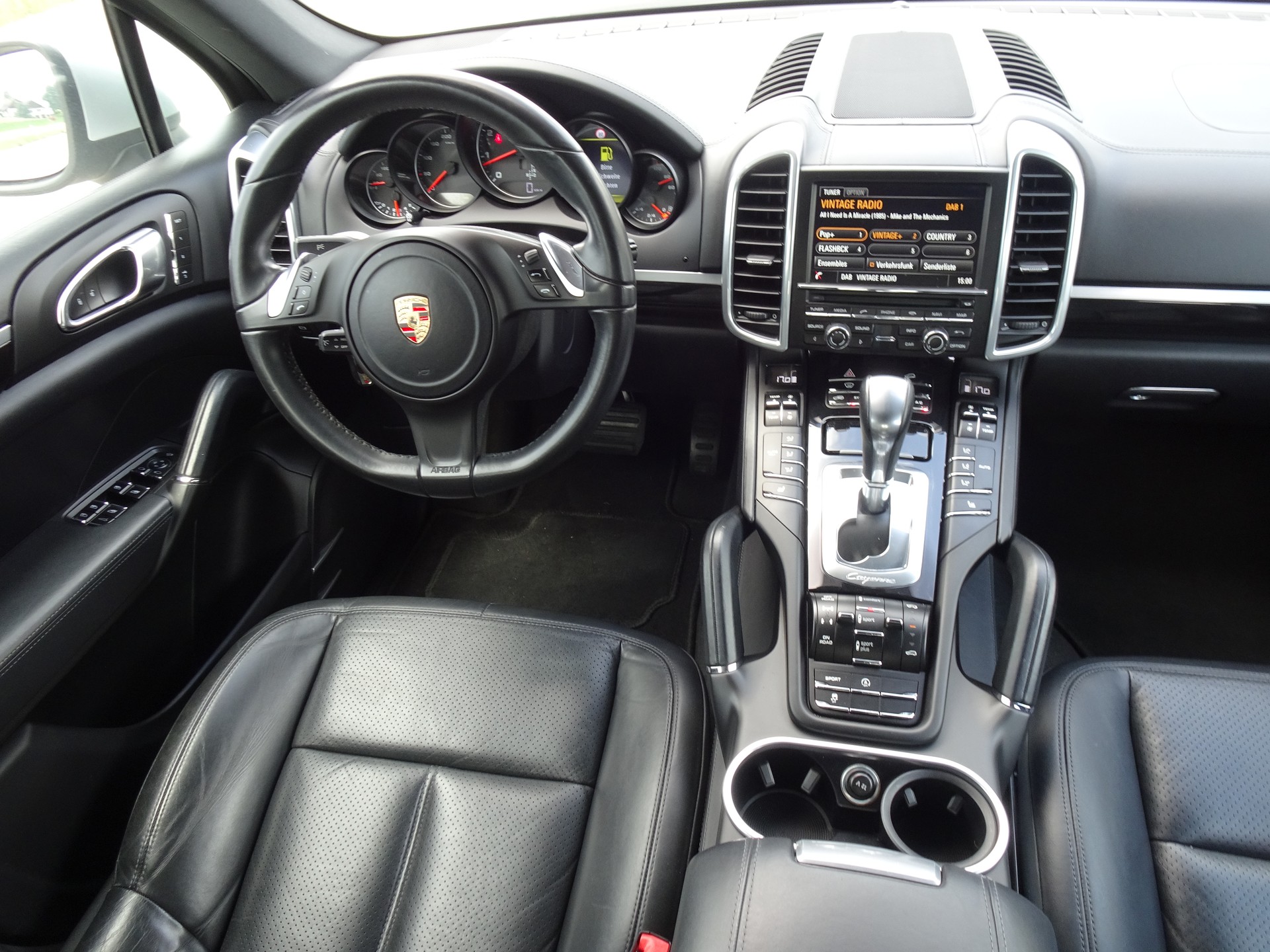 PORSCHE V6-image-7