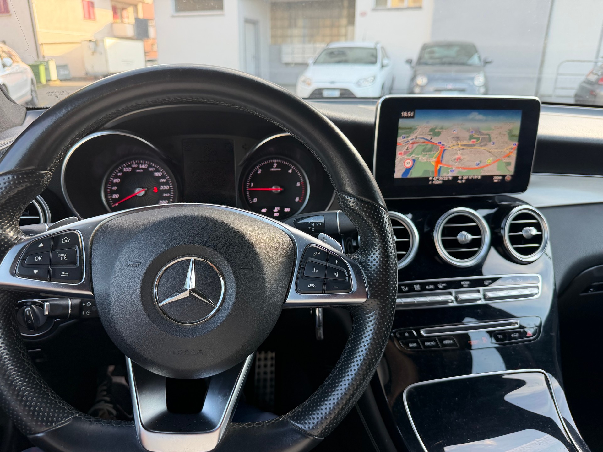 MERCEDES-BENZ GLC 220 d 4Matic 9G-Tronic-image-10