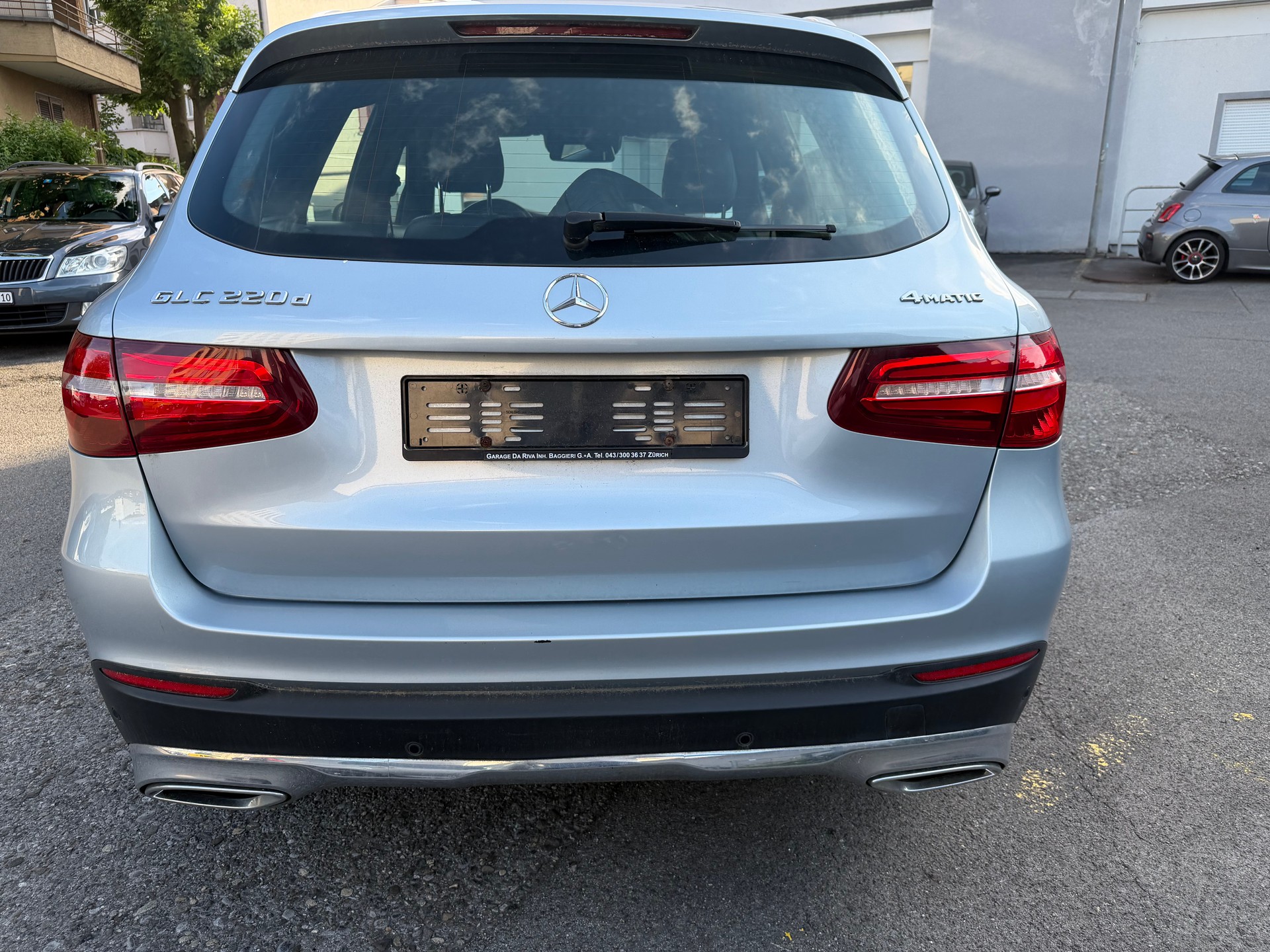 MERCEDES-BENZ GLC 220 d 4Matic 9G-Tronic-image-3