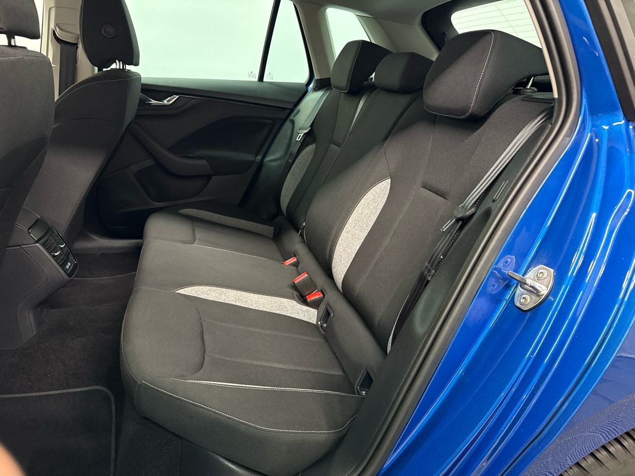 SKODA Kamiq 1.0 TSI Selection Editon Black 115PS-image-10
