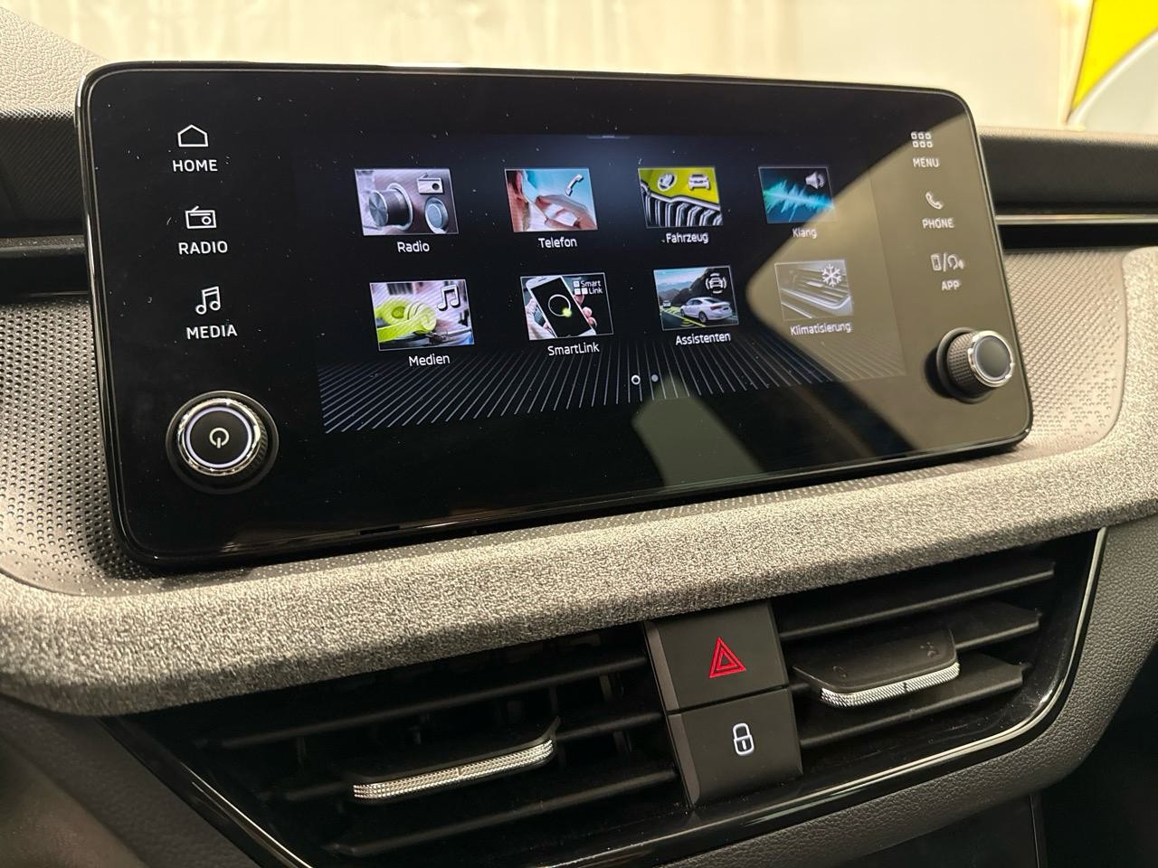 SKODA Kamiq 1.0 TSI Selection Editon Black 115PS-image-5
