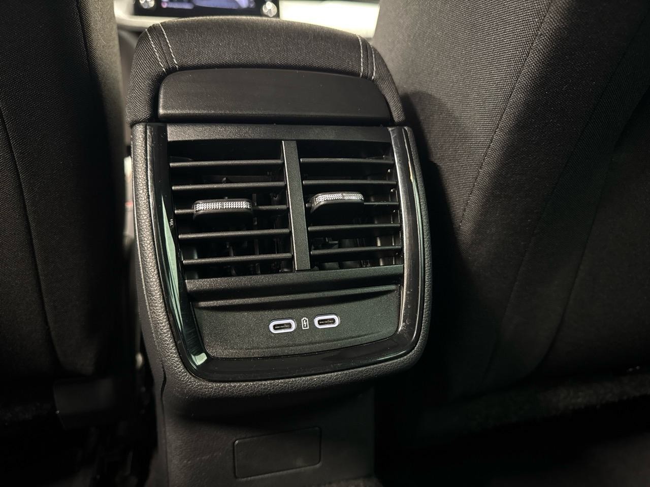 SKODA Kamiq 1.0 TSI Selection Editon Black 115PS-image-11
