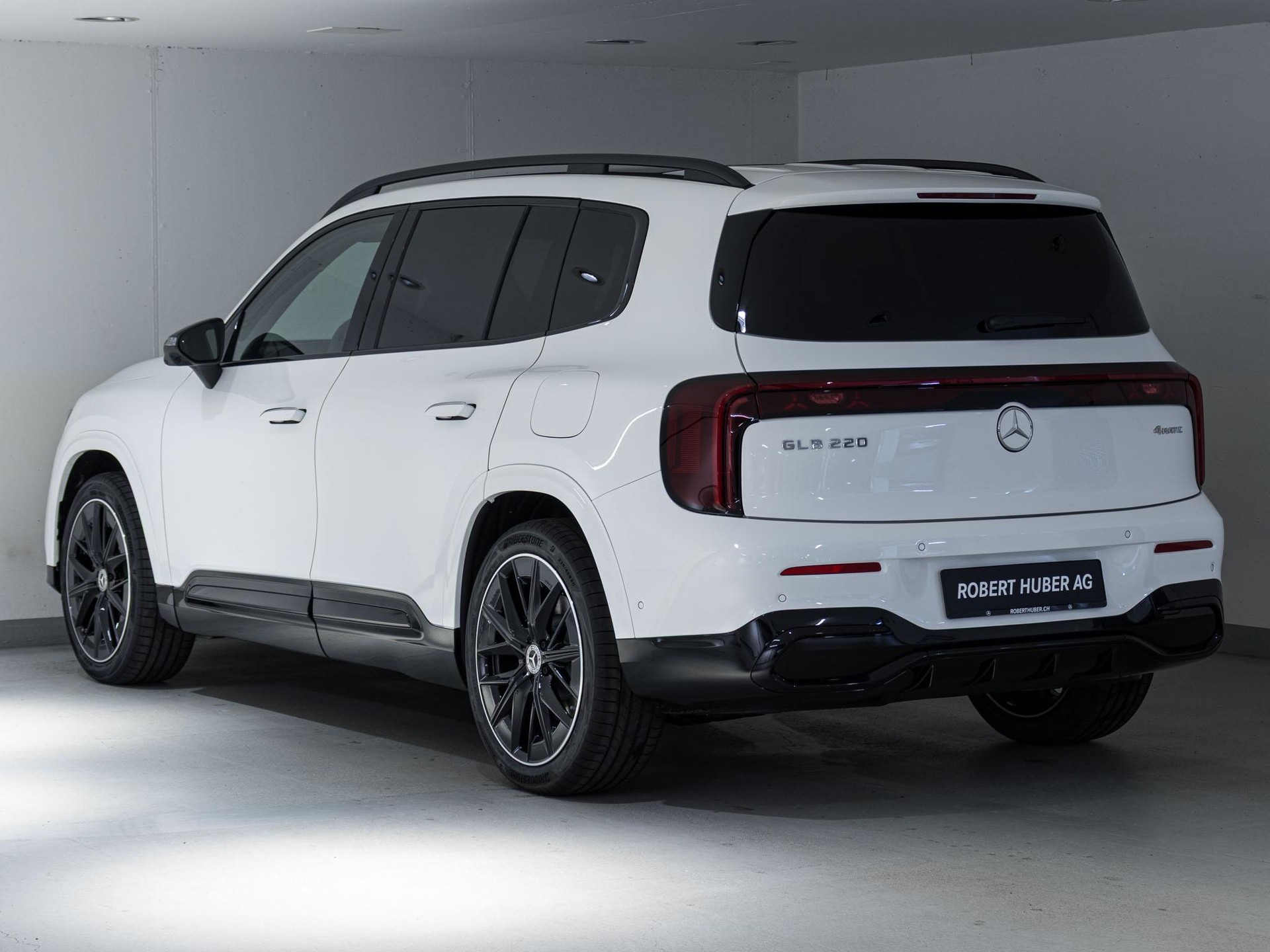 MERCEDES-BENZ GLB 220 4MATIC-image-3