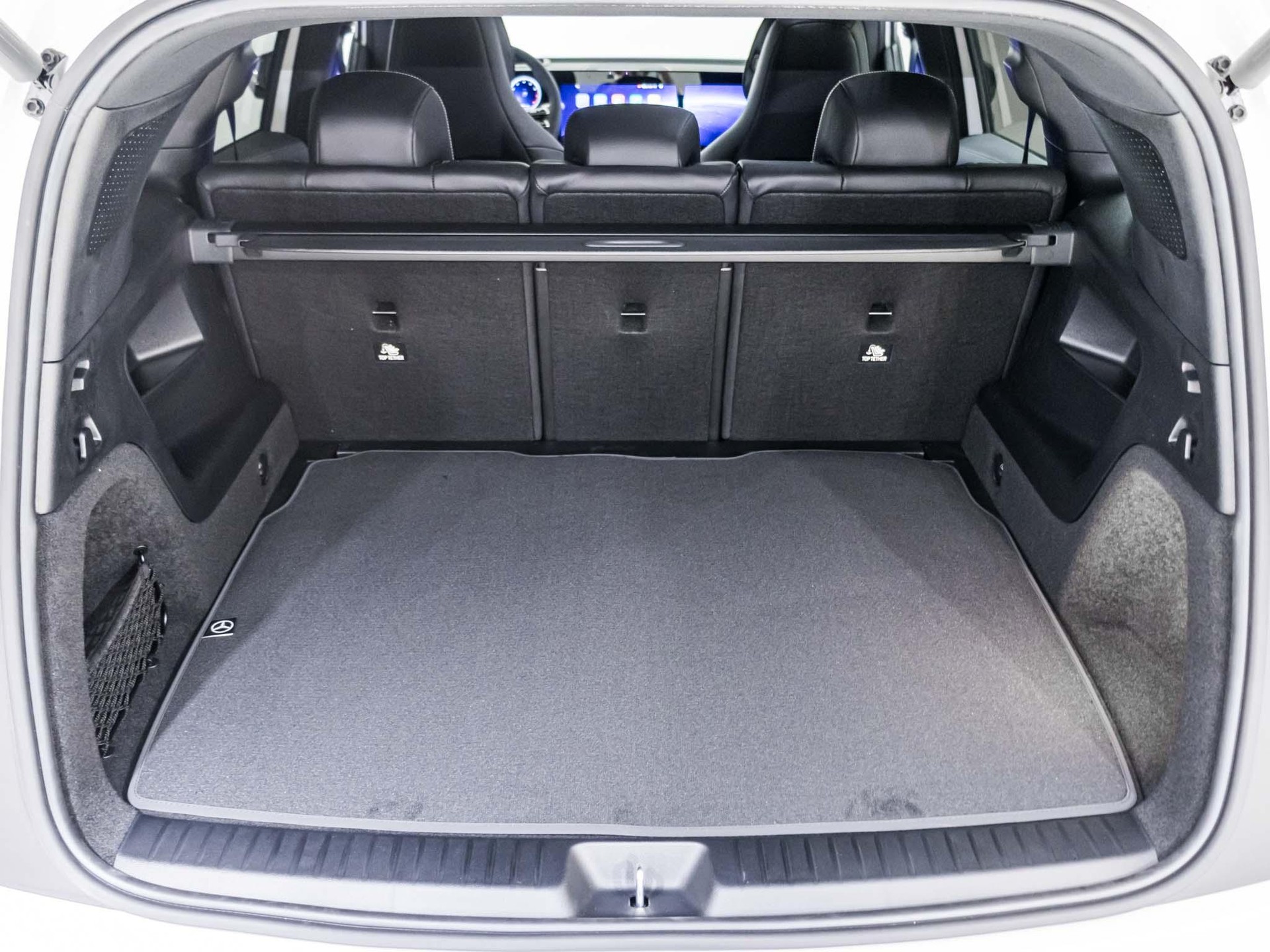 MERCEDES-BENZ GLB 220 4MATIC-image-13