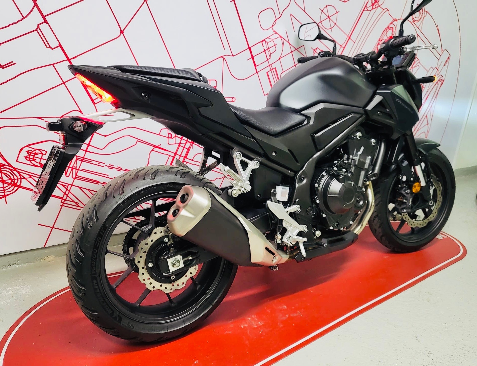HONDA CB 500 Hornet-showroom-element-2