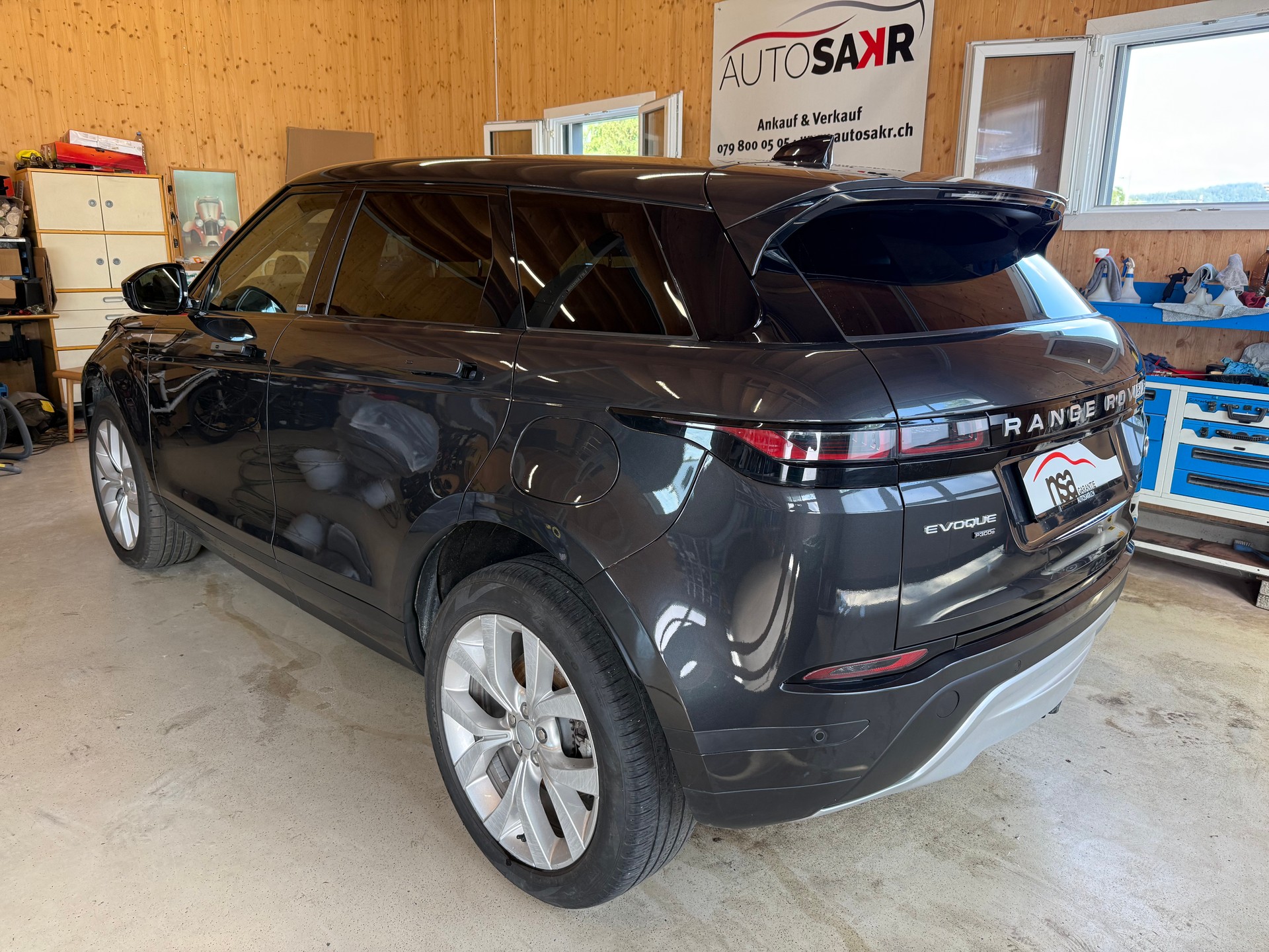 LAND ROVER Range Rover Evoque P 300e SE AT8-image-5