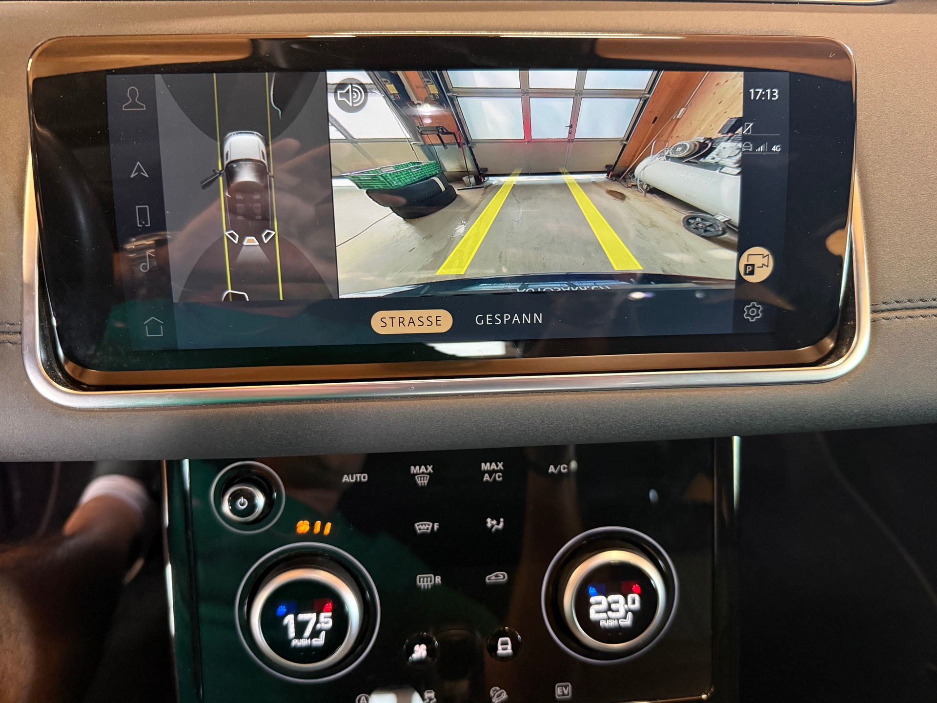LAND ROVER Range Rover Evoque P 300e SE AT8-image-12
