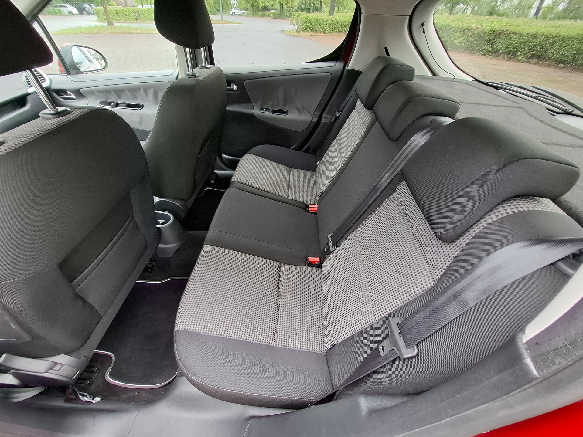 PEUGEOT 207 1.6 16V Sport-image-10
