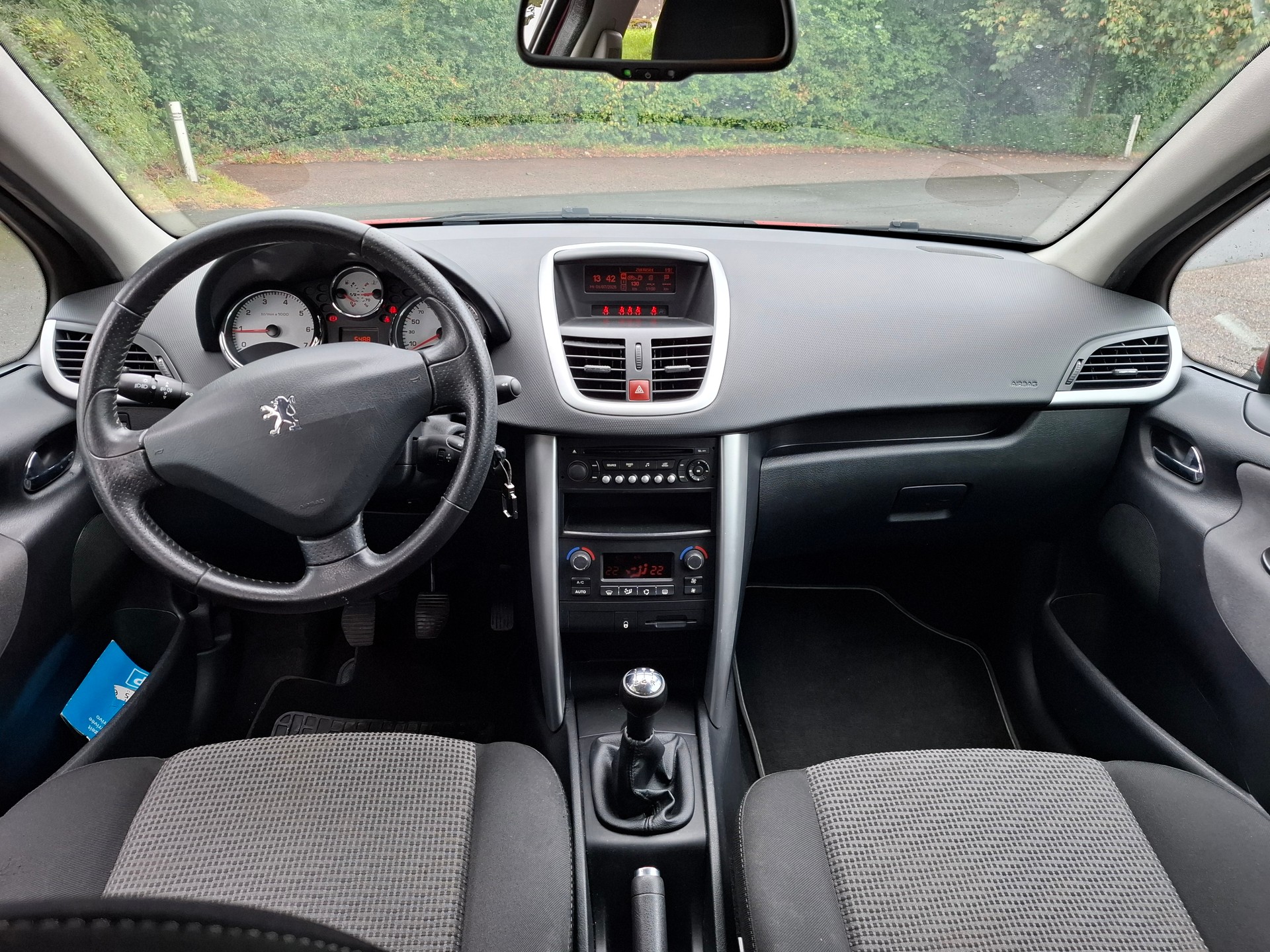 PEUGEOT 207 1.6 16V Sport-image-8