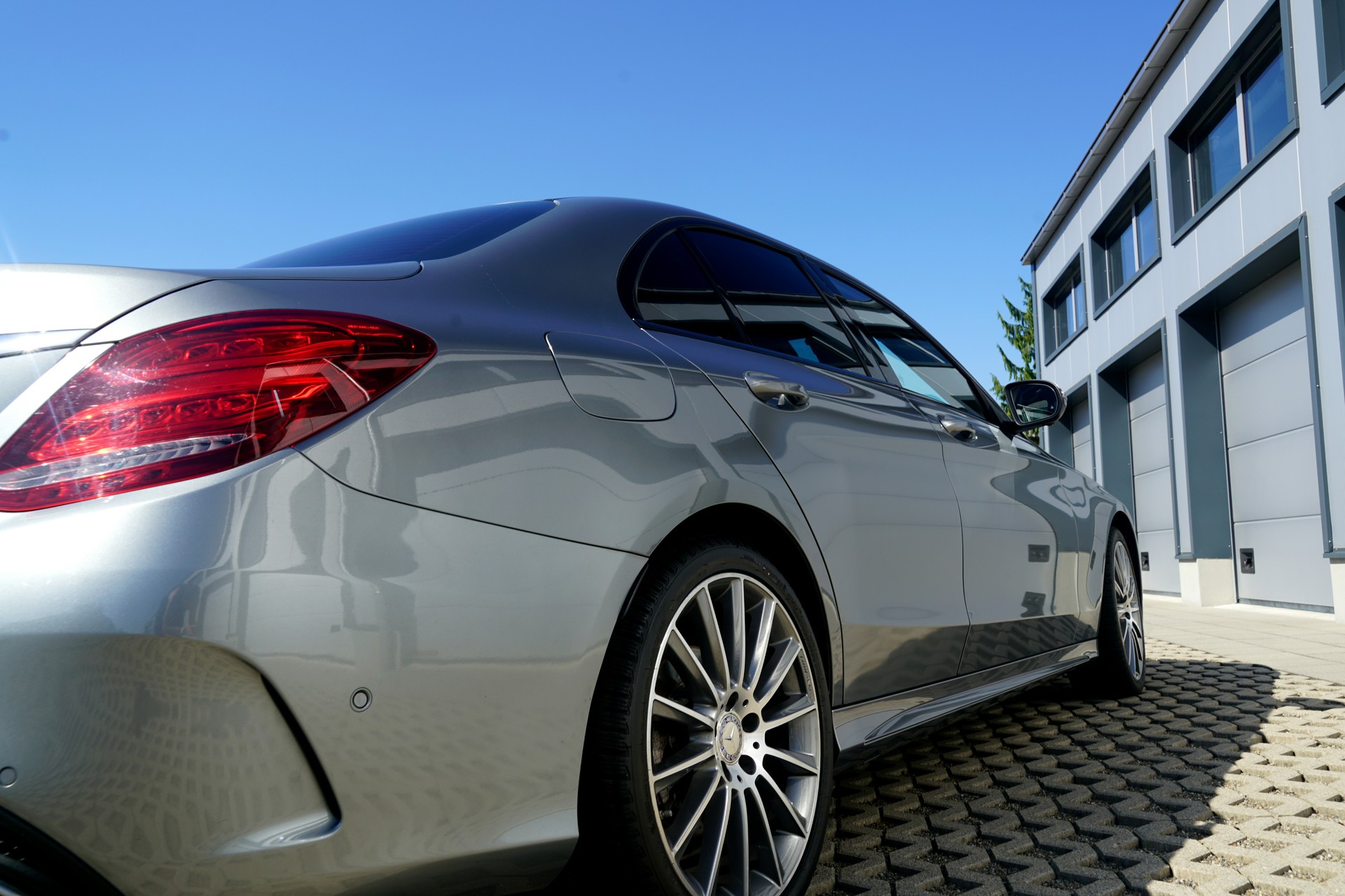 MERCEDES-BENZ C 400 AMG Line 4Matic 9G-Tronic (CH)-image-3