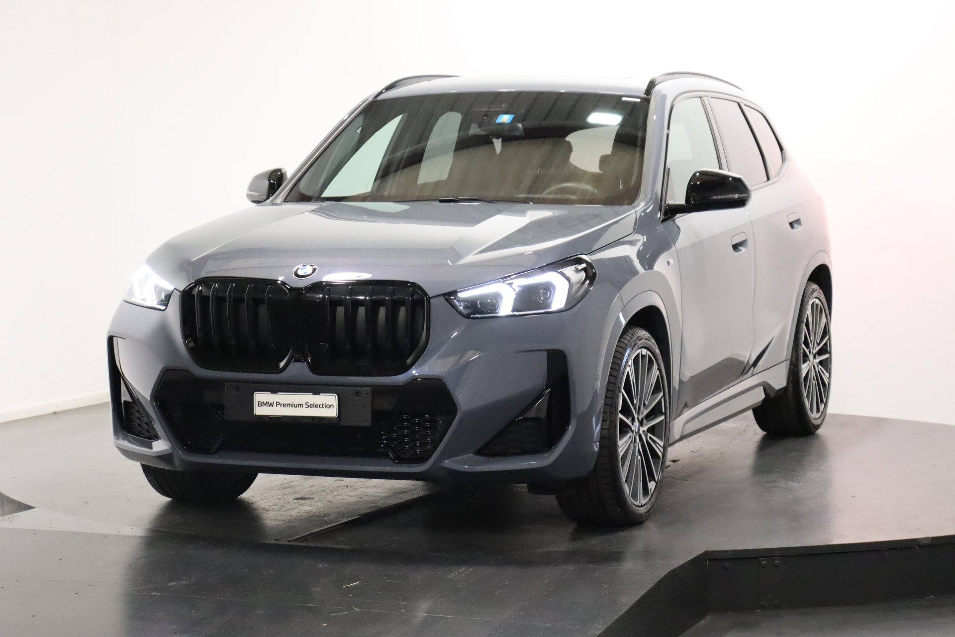 BMW X1 23i xDrive-image-0