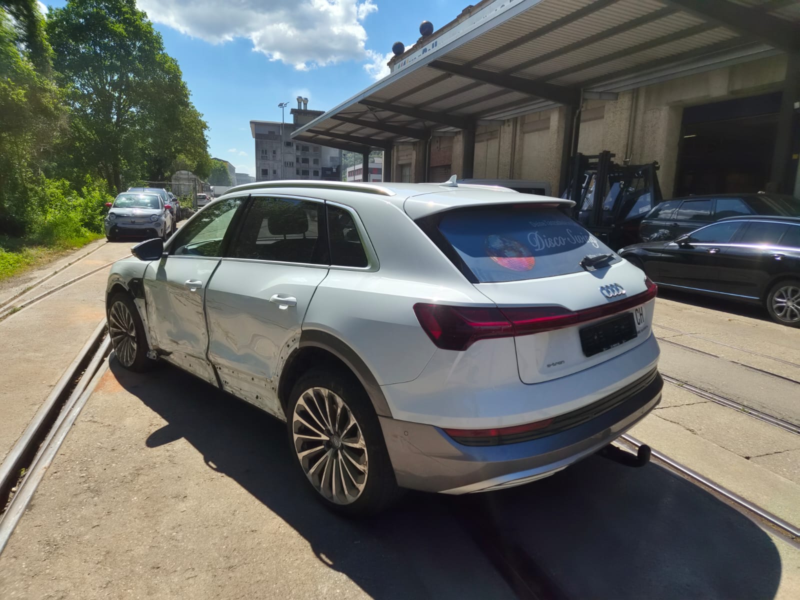 AUDI e-tron 55 Advanced quattro-image-4