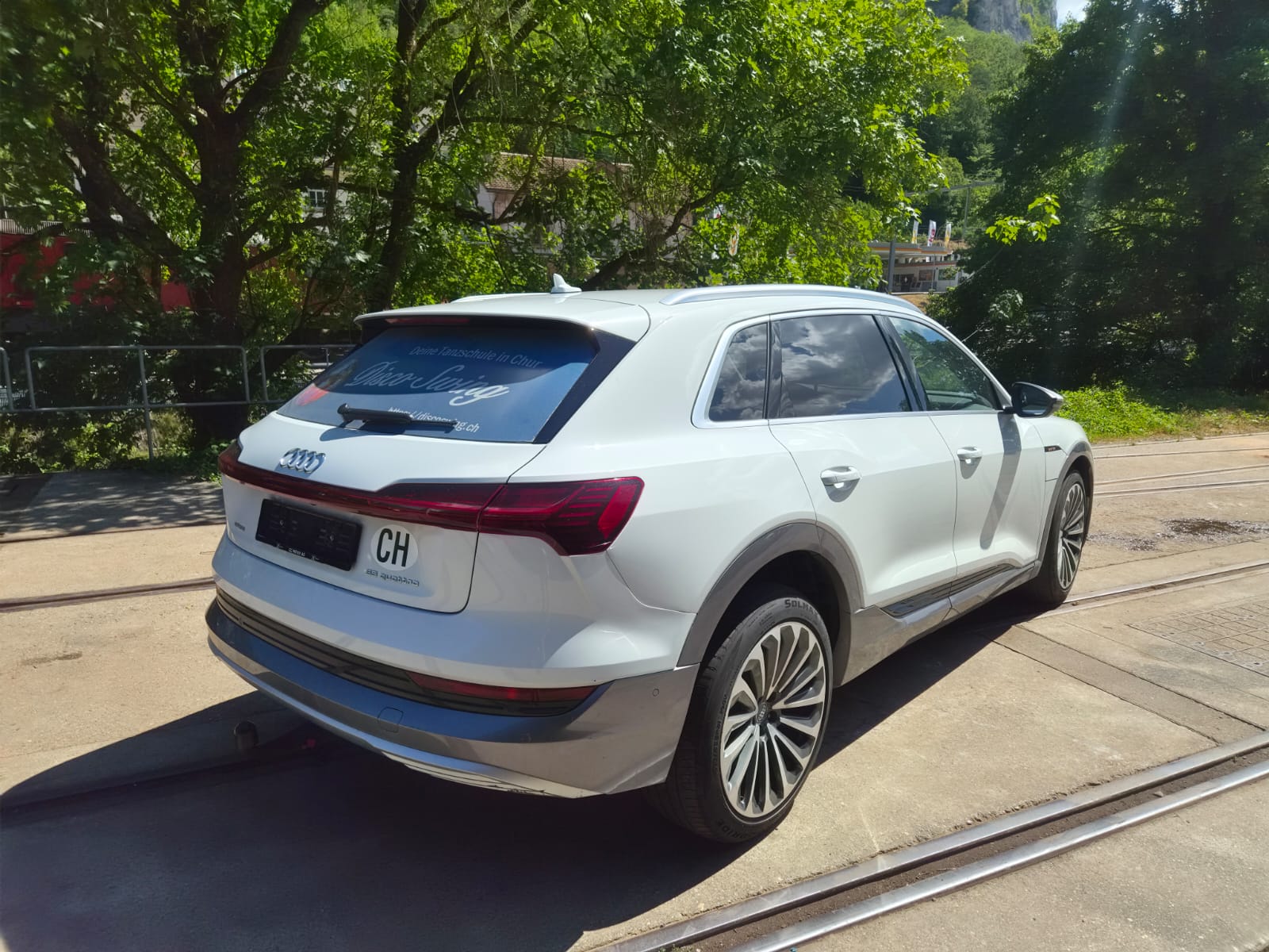 AUDI e-tron 55 Advanced quattro-showroom-element-1