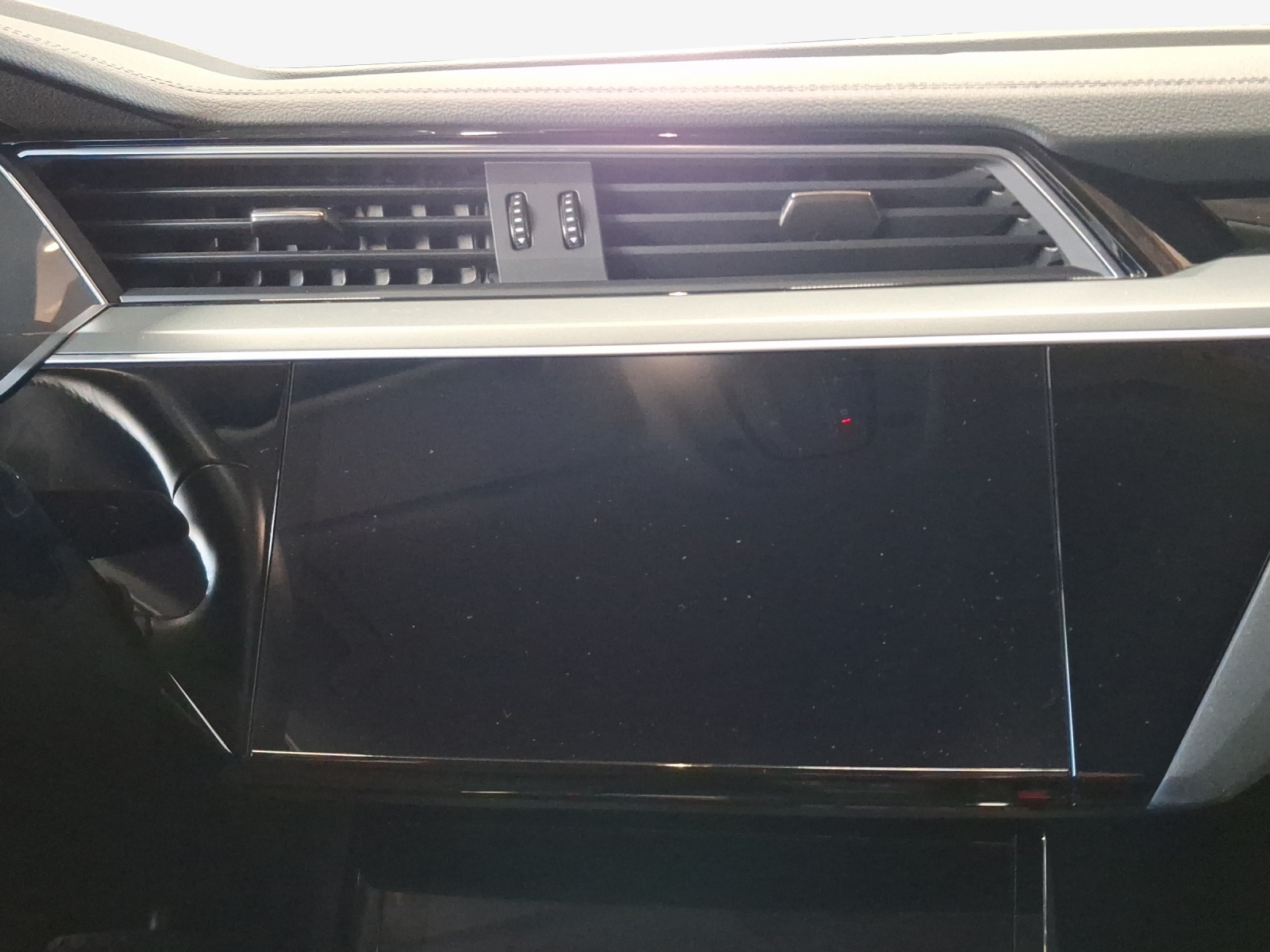 AUDI e-tron 55 Sportback Advanced quattro-image-11