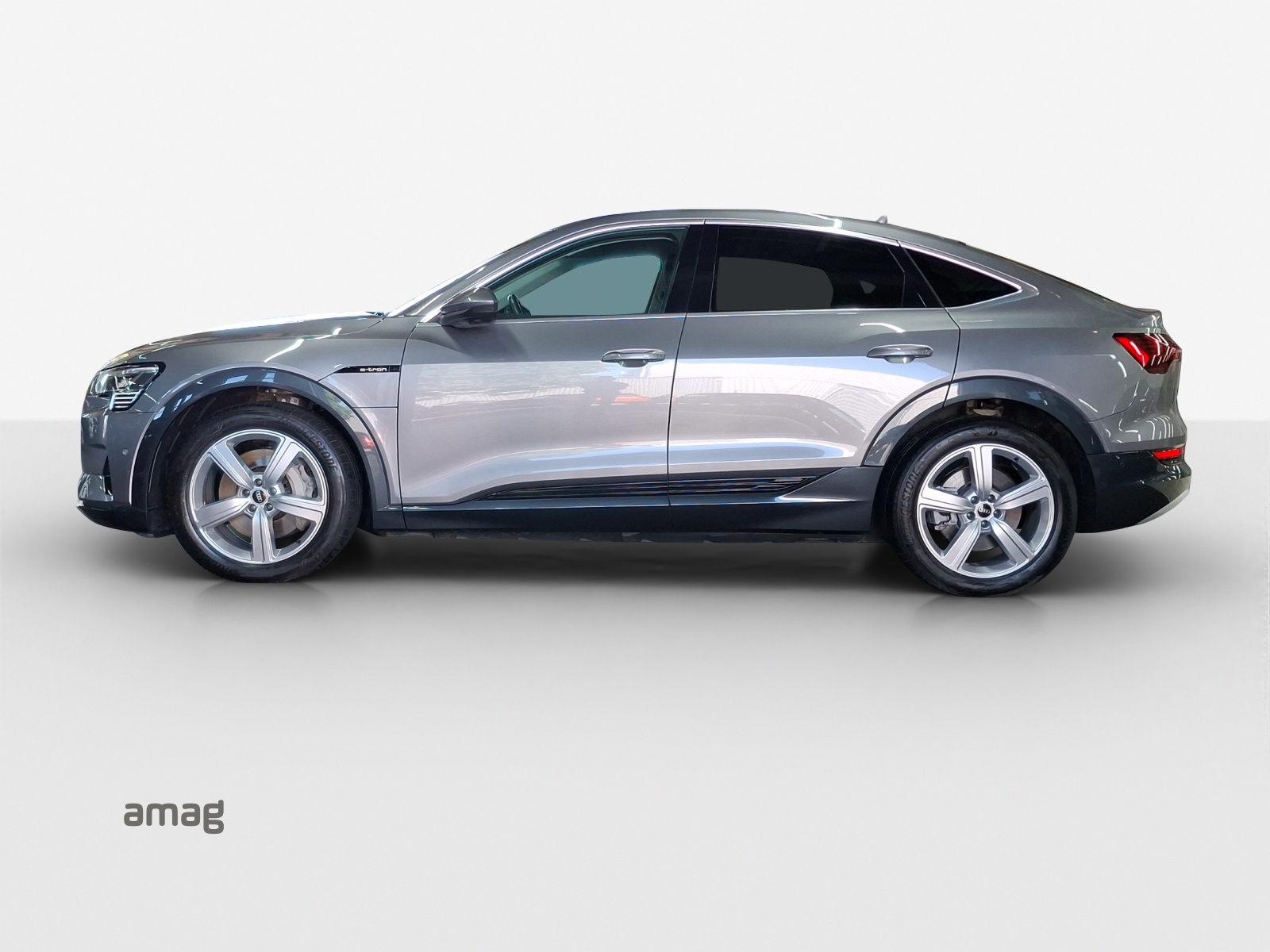 AUDI e-tron 55 Sportback Advanced quattro-image-1