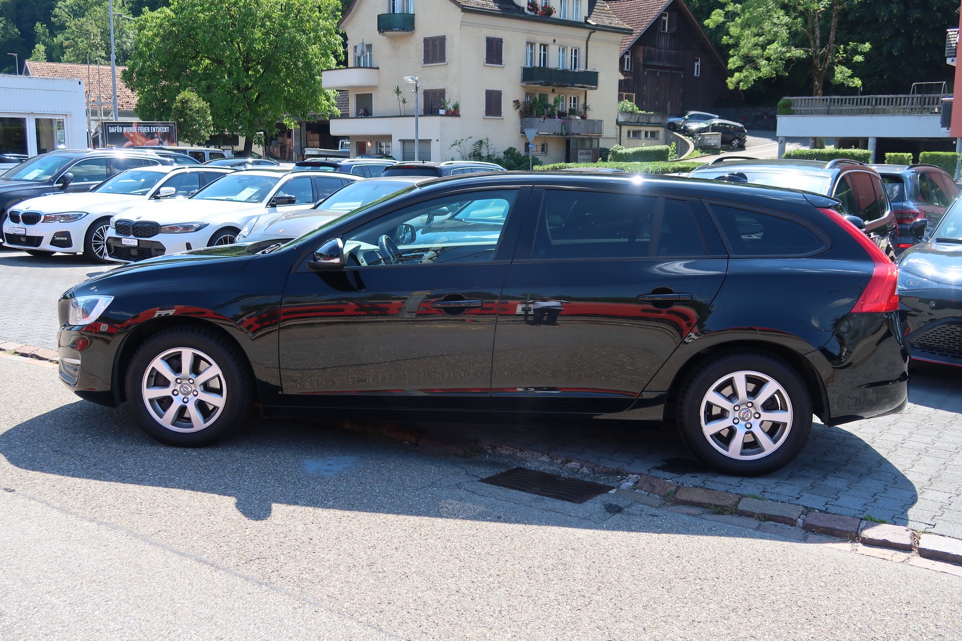 VOLVO V60 D4 AWD Kinetic Fleet Geartronic-image-6