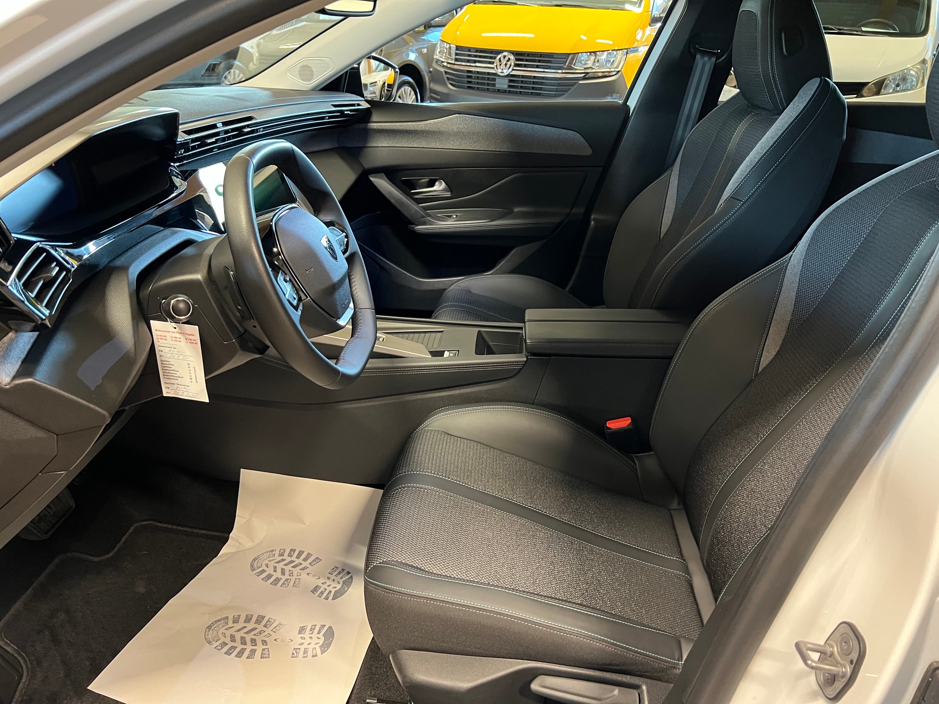 PEUGEOT 308 SW 1.5 BlueHDI Allure Pack EAT8-image-8