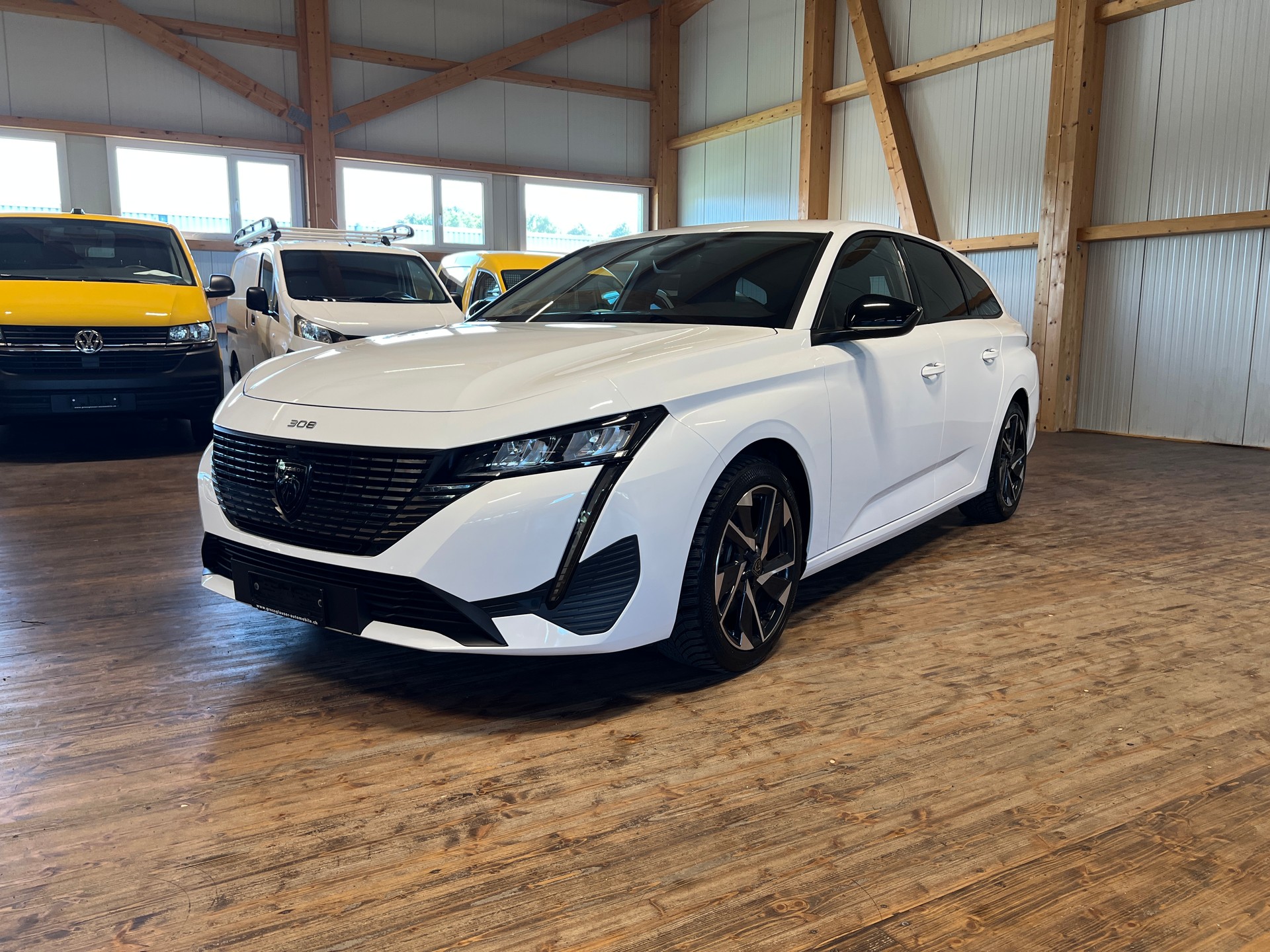 PEUGEOT 308 SW 1.5 BlueHDI Allure Pack EAT8-image-0