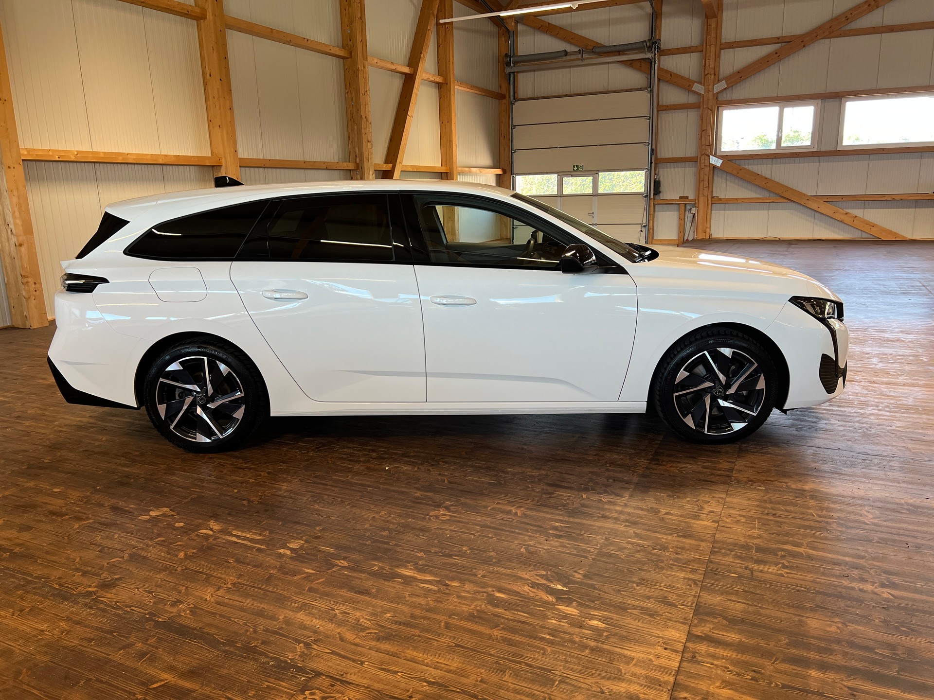 PEUGEOT 308 SW 1.5 BlueHDI Allure Pack EAT8-image-3