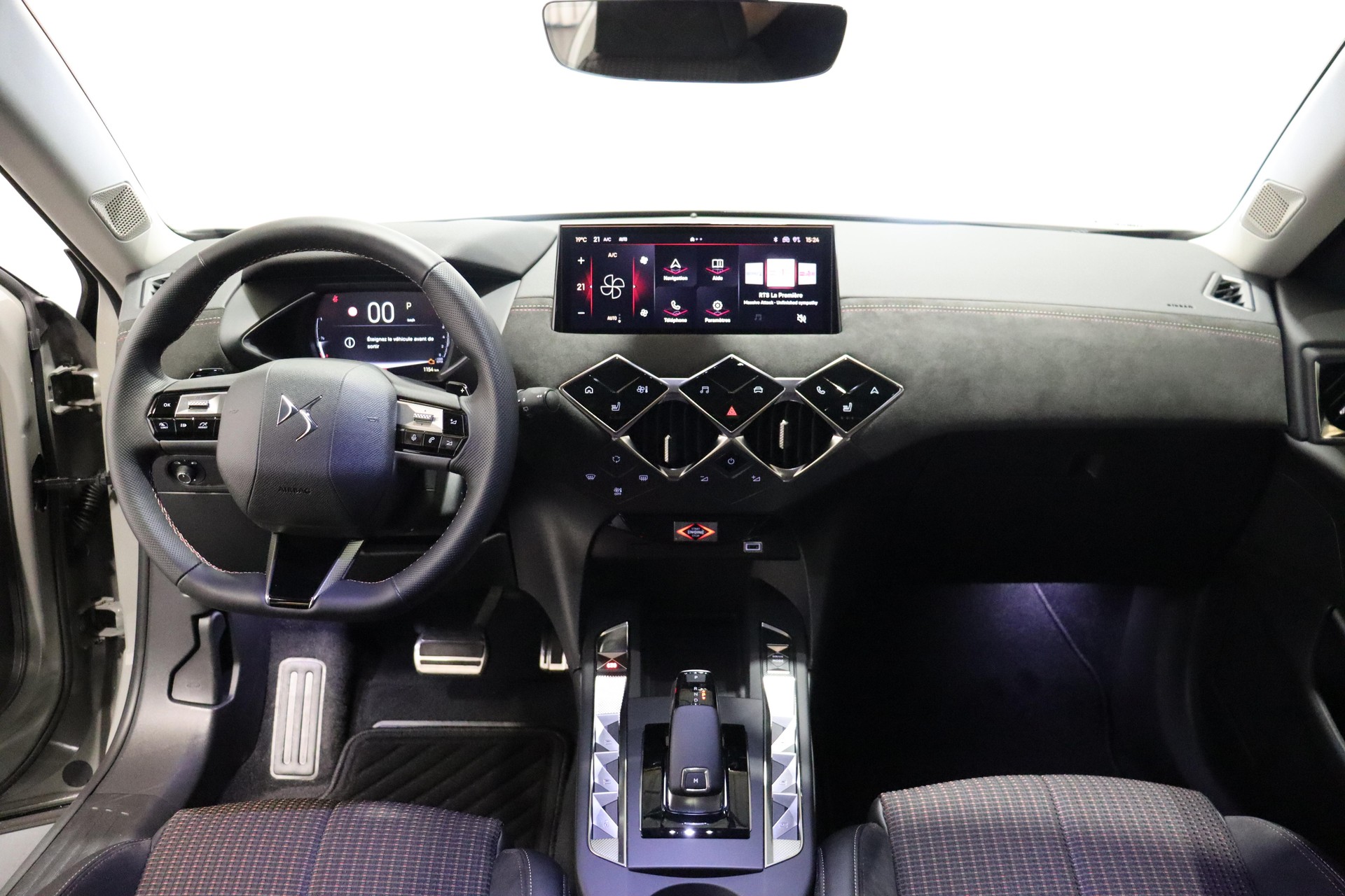 DS AUTOMOBILES 3 Crossback 1.2 PureTech 130 Ligne Noire-image-5