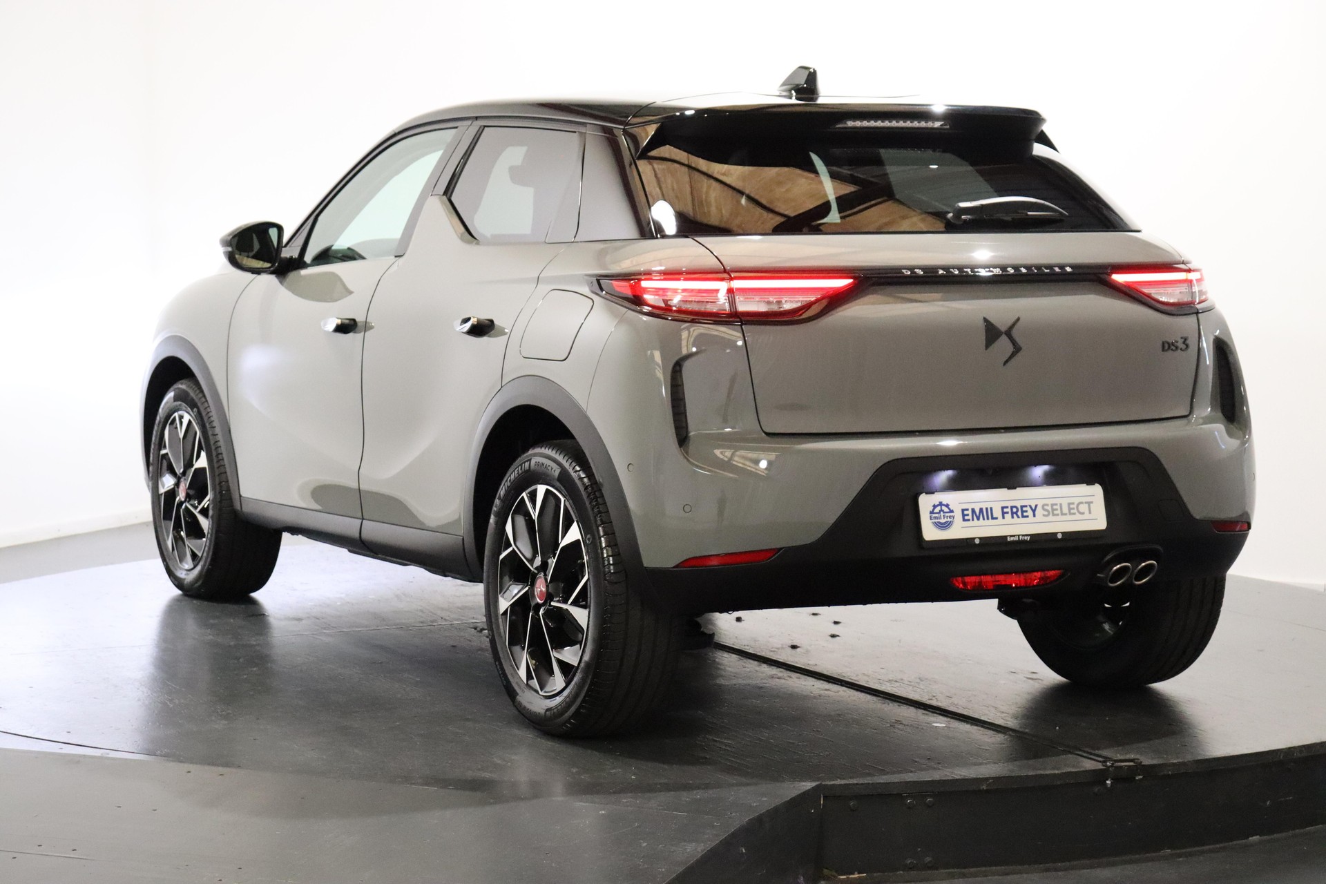 DS AUTOMOBILES 3 Crossback 1.2 PureTech 130 Ligne Noire-image-2