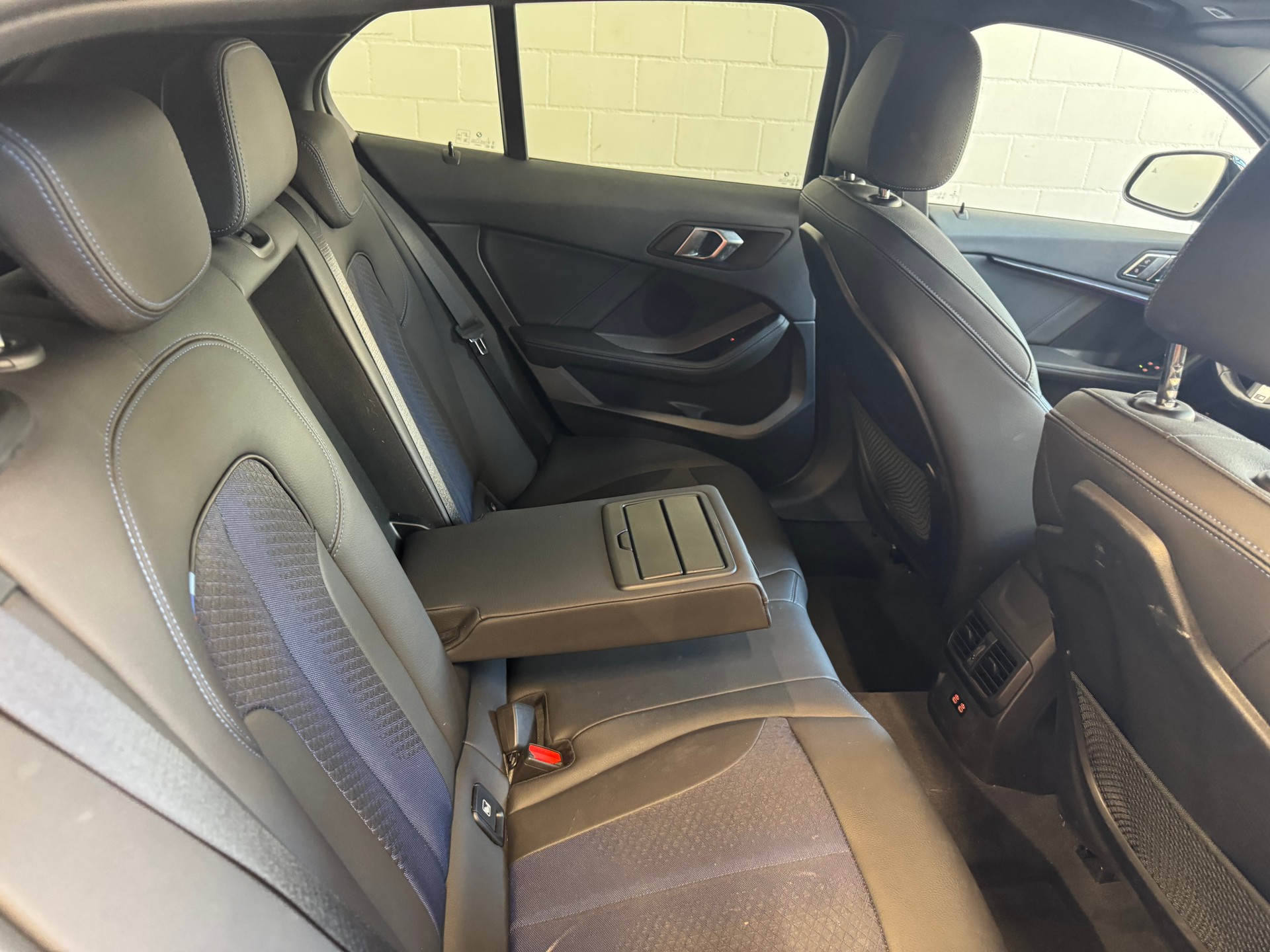 BMW 120i M Sport Steptronic-image-12