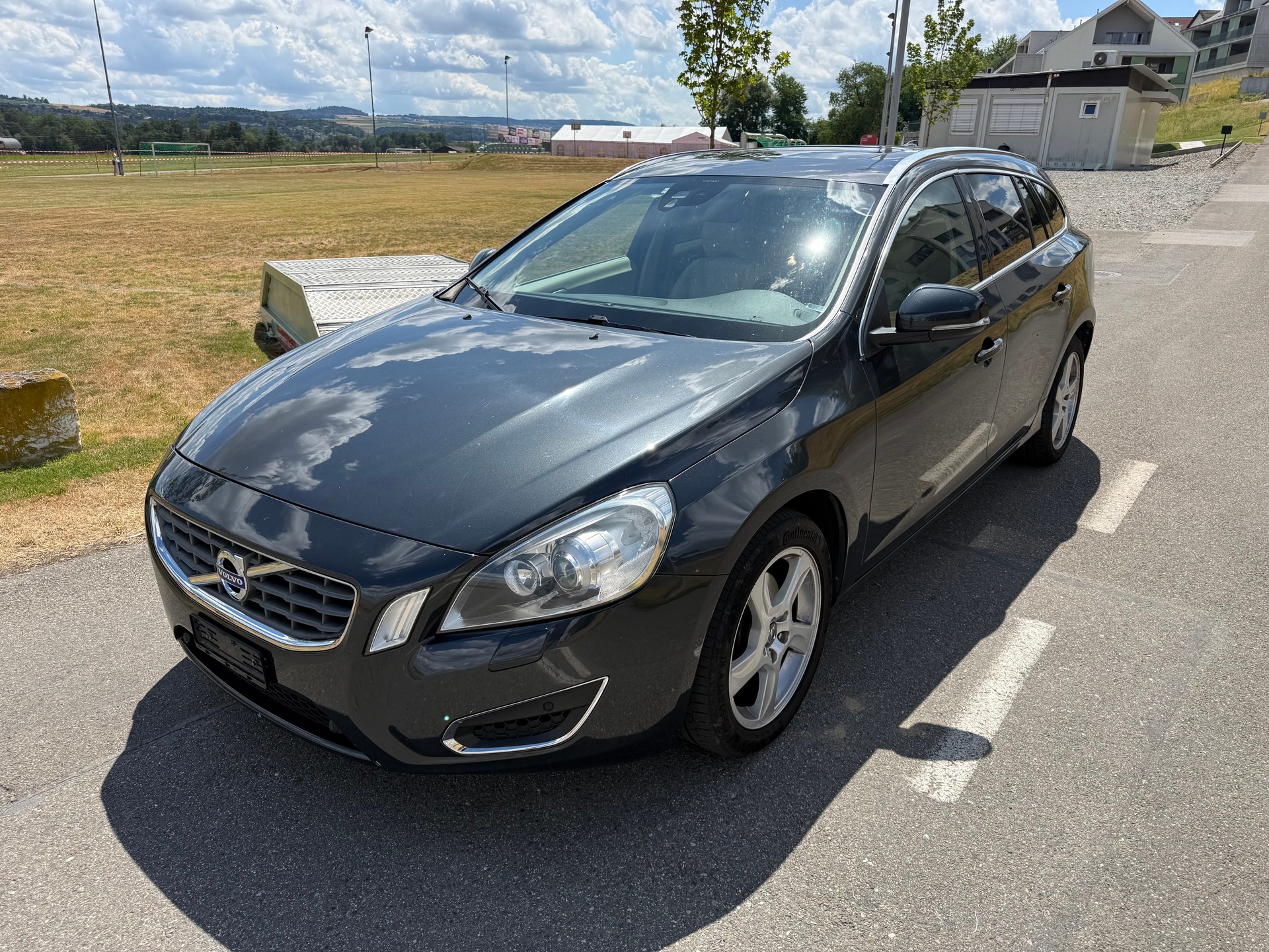 VOLVO V60-image-0