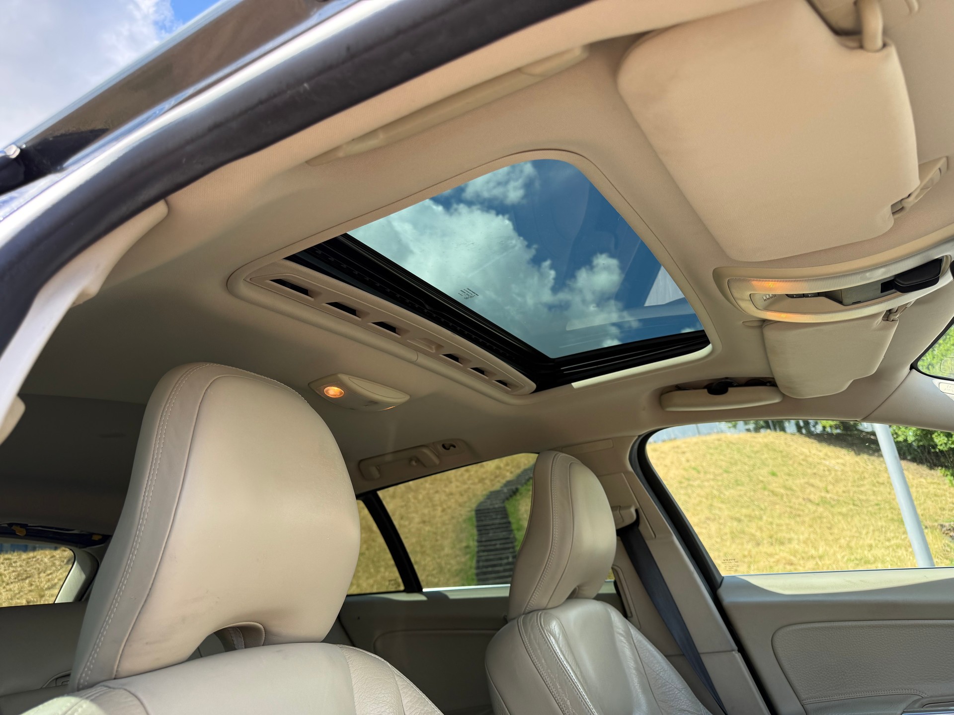 VOLVO V60-image-5