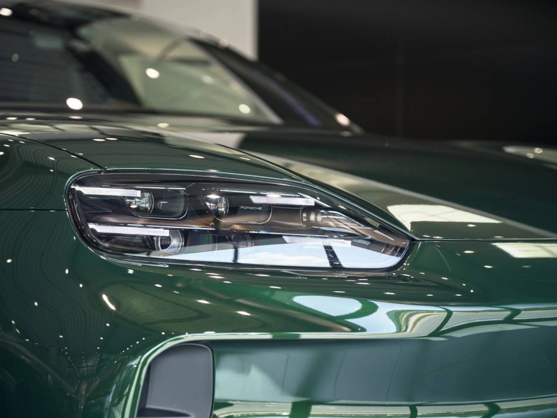 PORSCHE Cayenne Coupé Electric-image-24