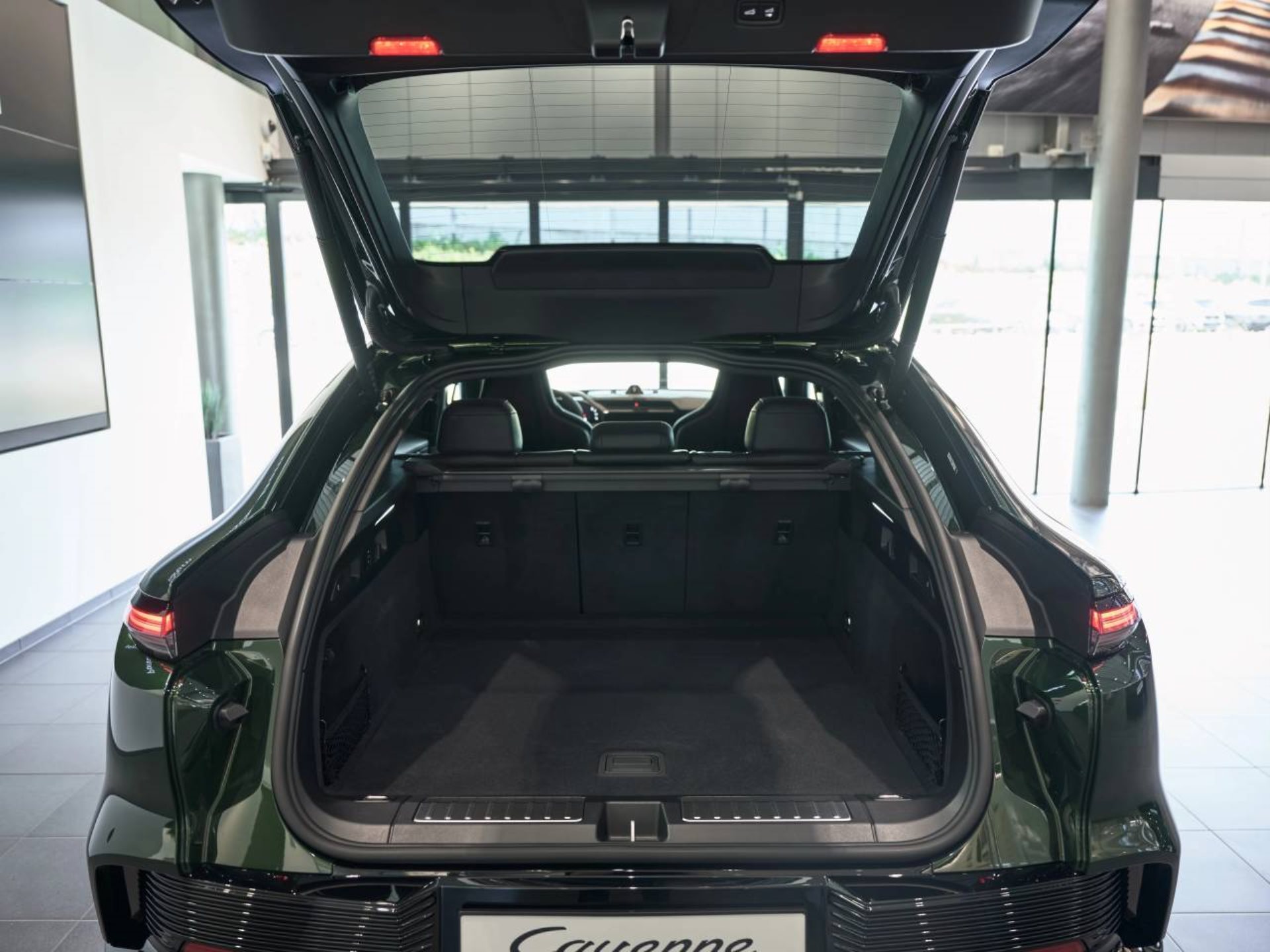 PORSCHE Cayenne Coupé Electric-image-12