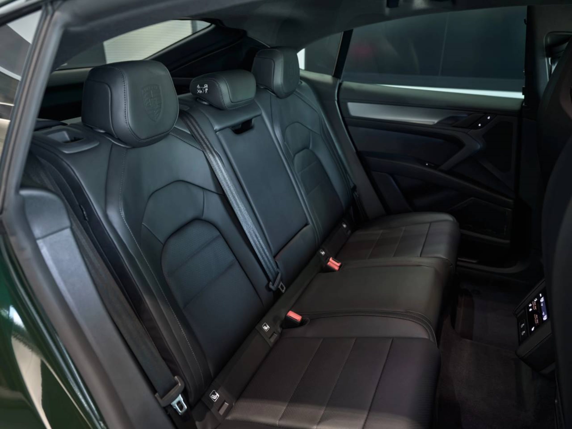 PORSCHE Cayenne Coupé Electric-image-19