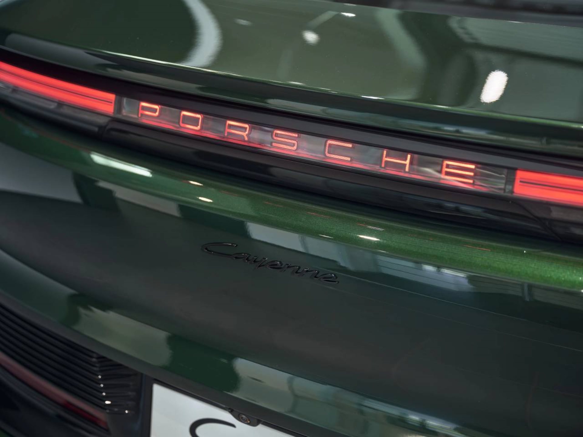 PORSCHE Cayenne Coupé Electric-image-28