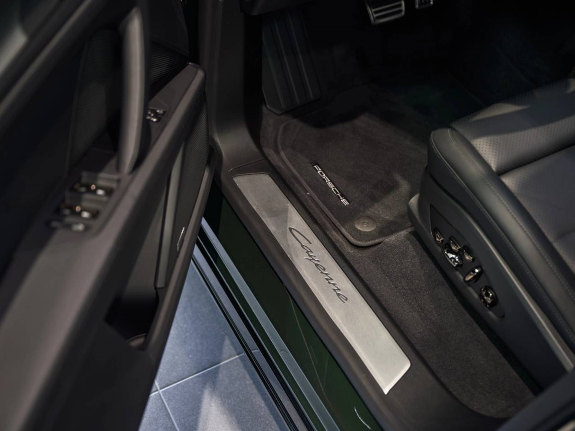 PORSCHE Cayenne Coupé Electric-image-21