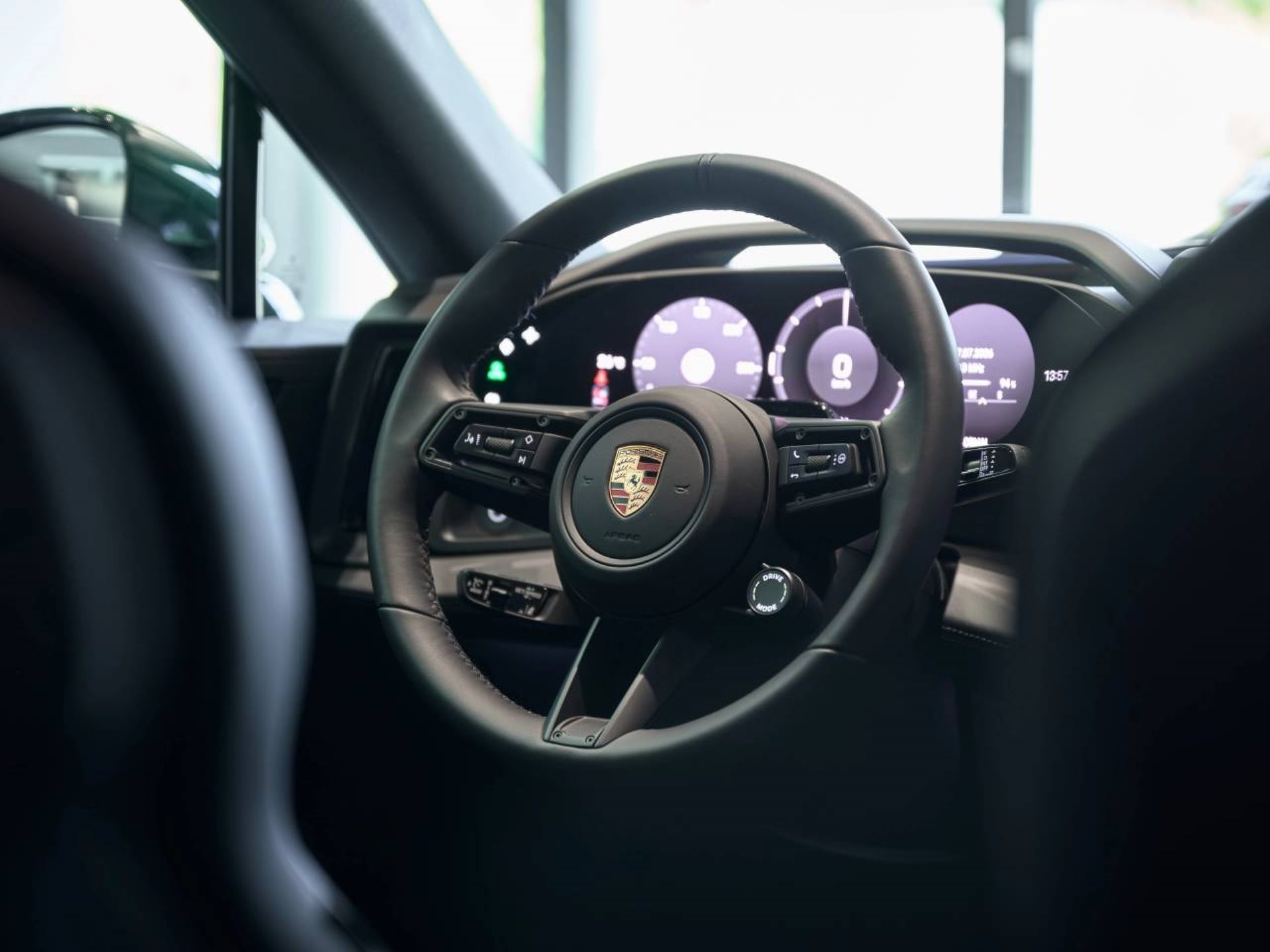 PORSCHE Cayenne Coupé Electric-image-14