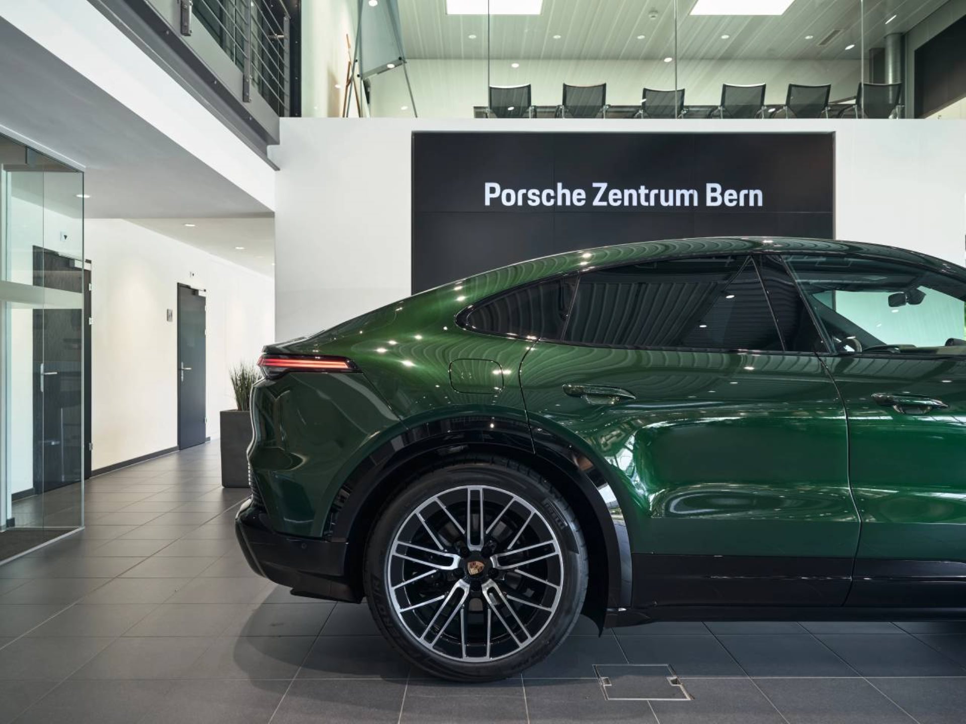 PORSCHE Cayenne Coupé Electric-image-9